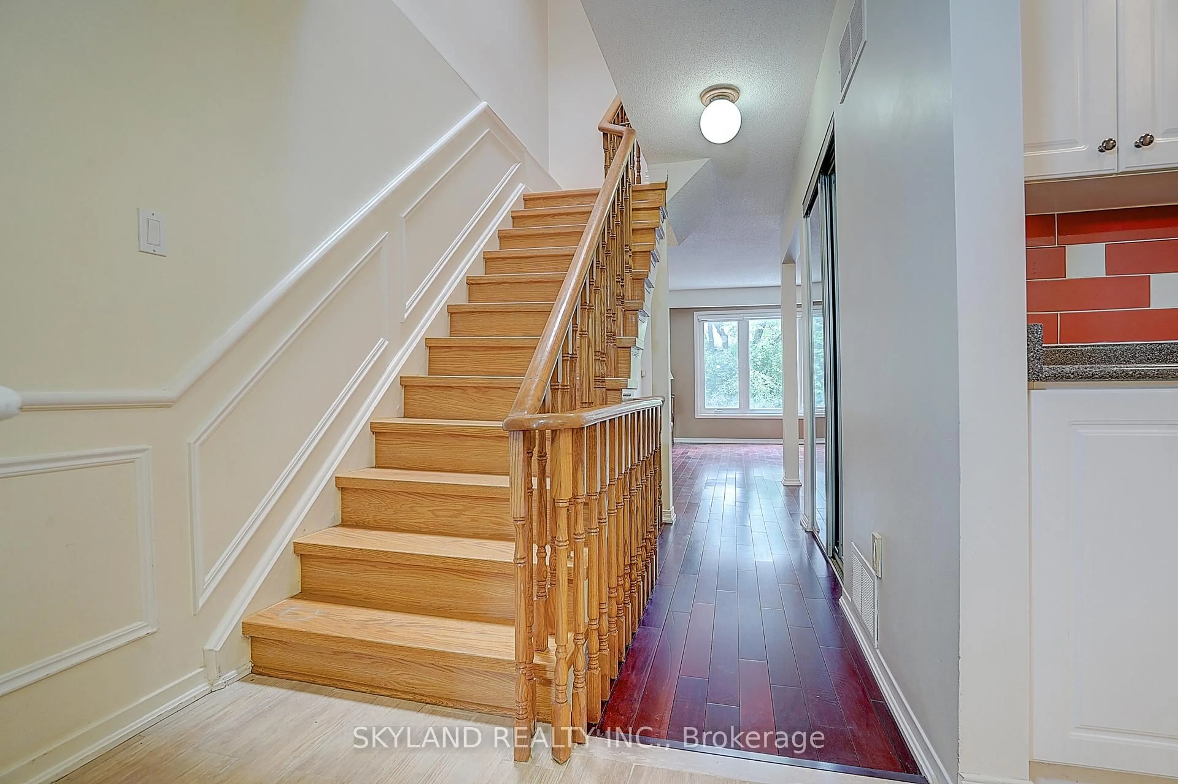 Unknown for 46 West Borough St, Markham Ontario L3T 4X5