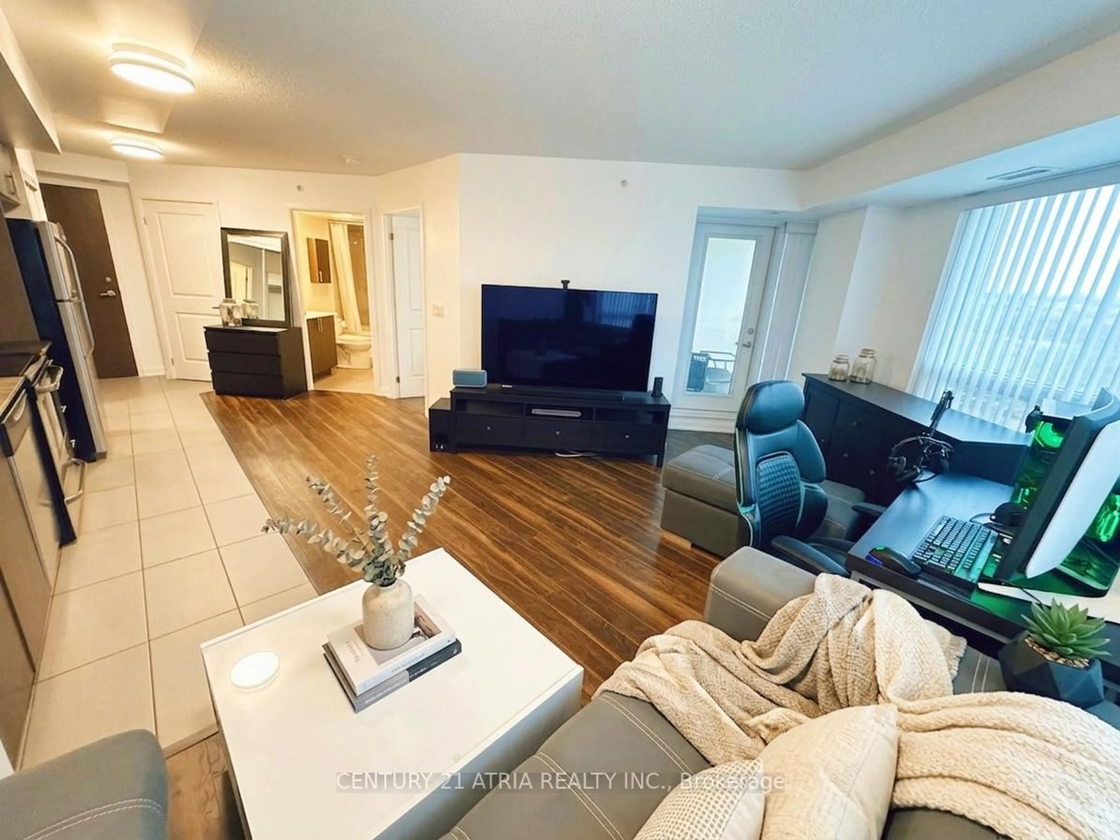 Living room with furniture, unknown for 75 Norman Bethune Ave #310, Richmond Hill Ontario L4B 0B6