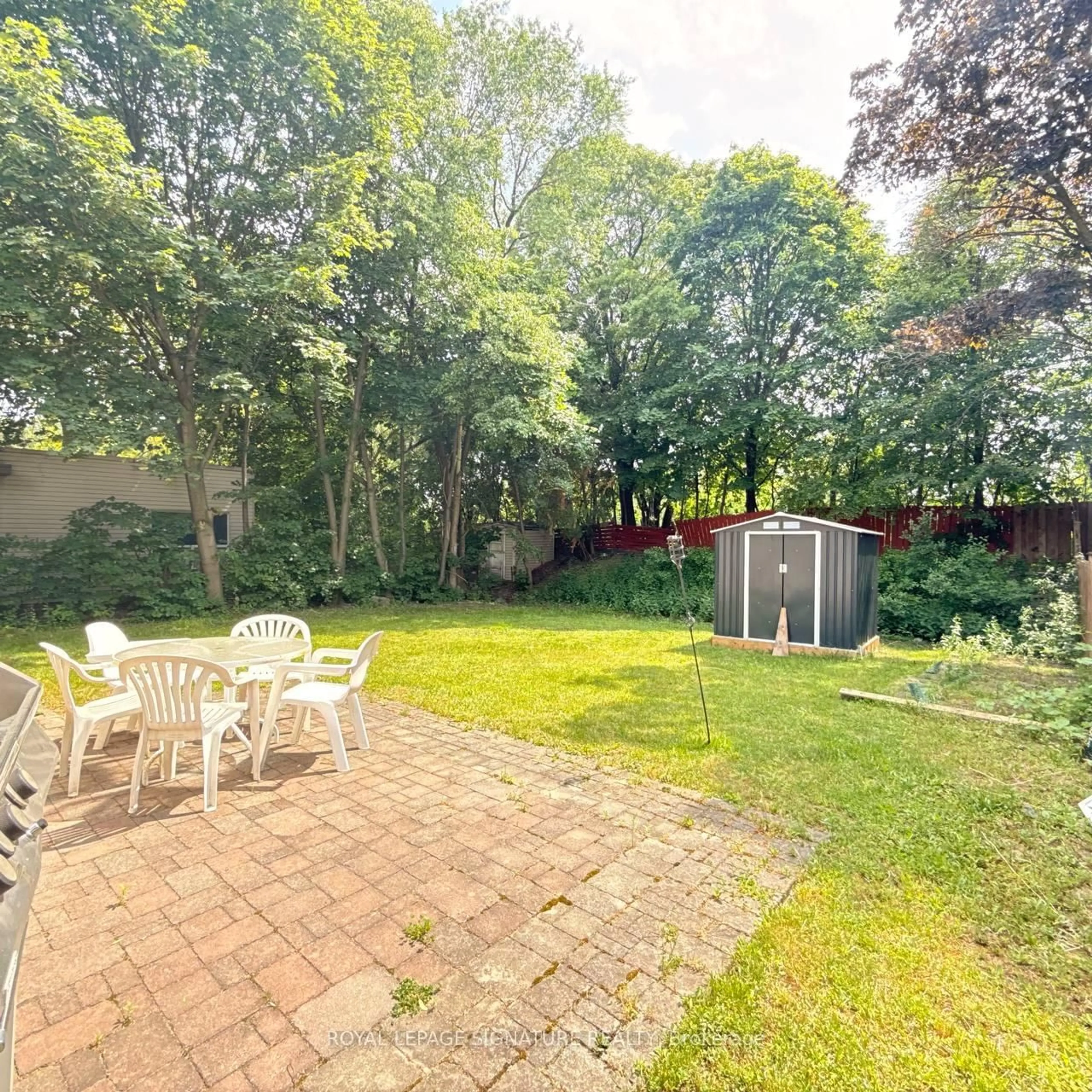 Patio, street for 117 Romfield Crct, Markham Ontario L3T 3H7