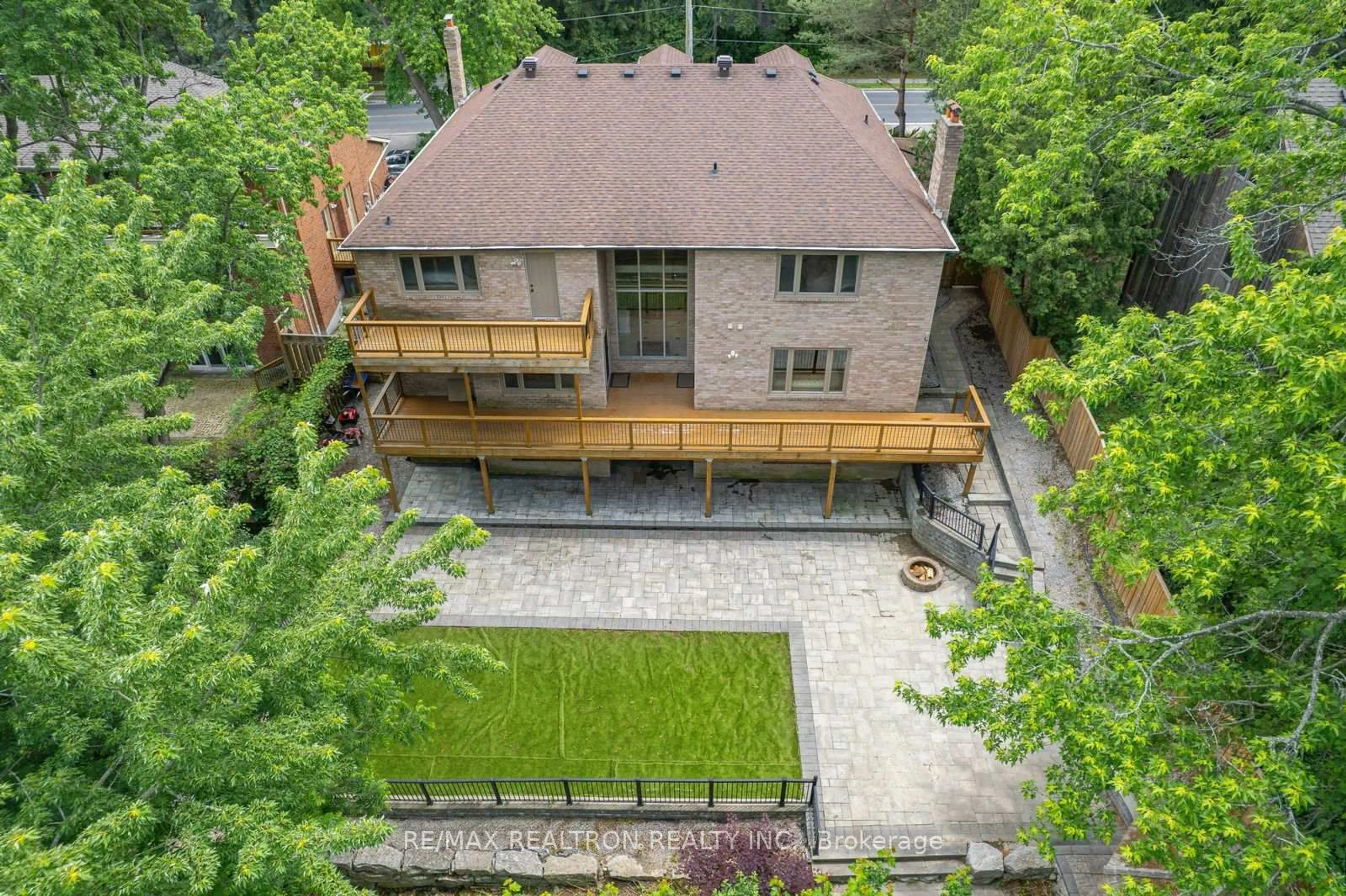A pic from outside/outdoor area/front of a property/back of a property/a pic from drone, unknown for 92 Proctor Ave, Markham Ontario L3T 1M7