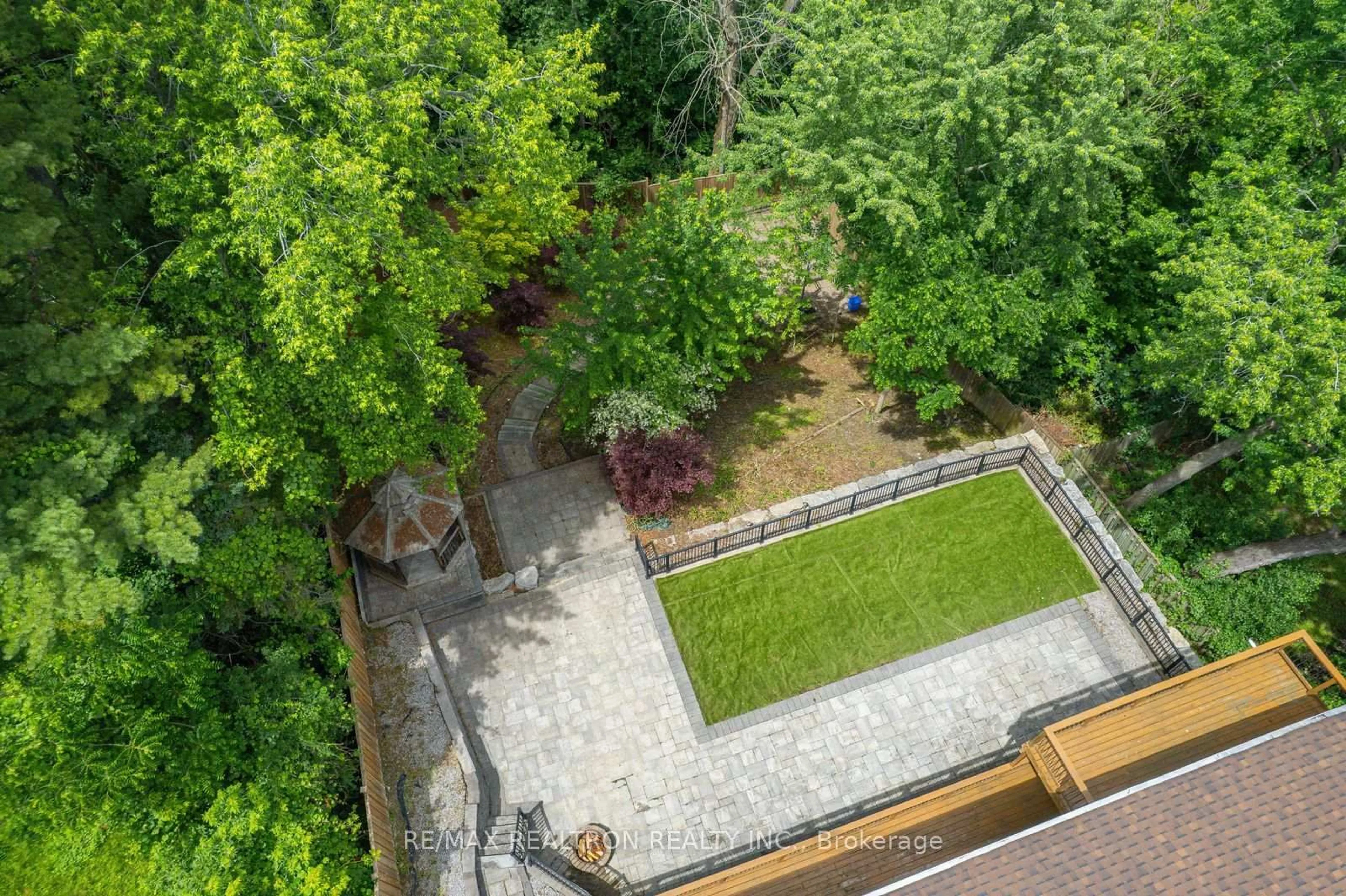 A pic from outside/outdoor area/front of a property/back of a property/a pic from drone, unknown for 92 Proctor Ave, Markham Ontario L3T 1M7
