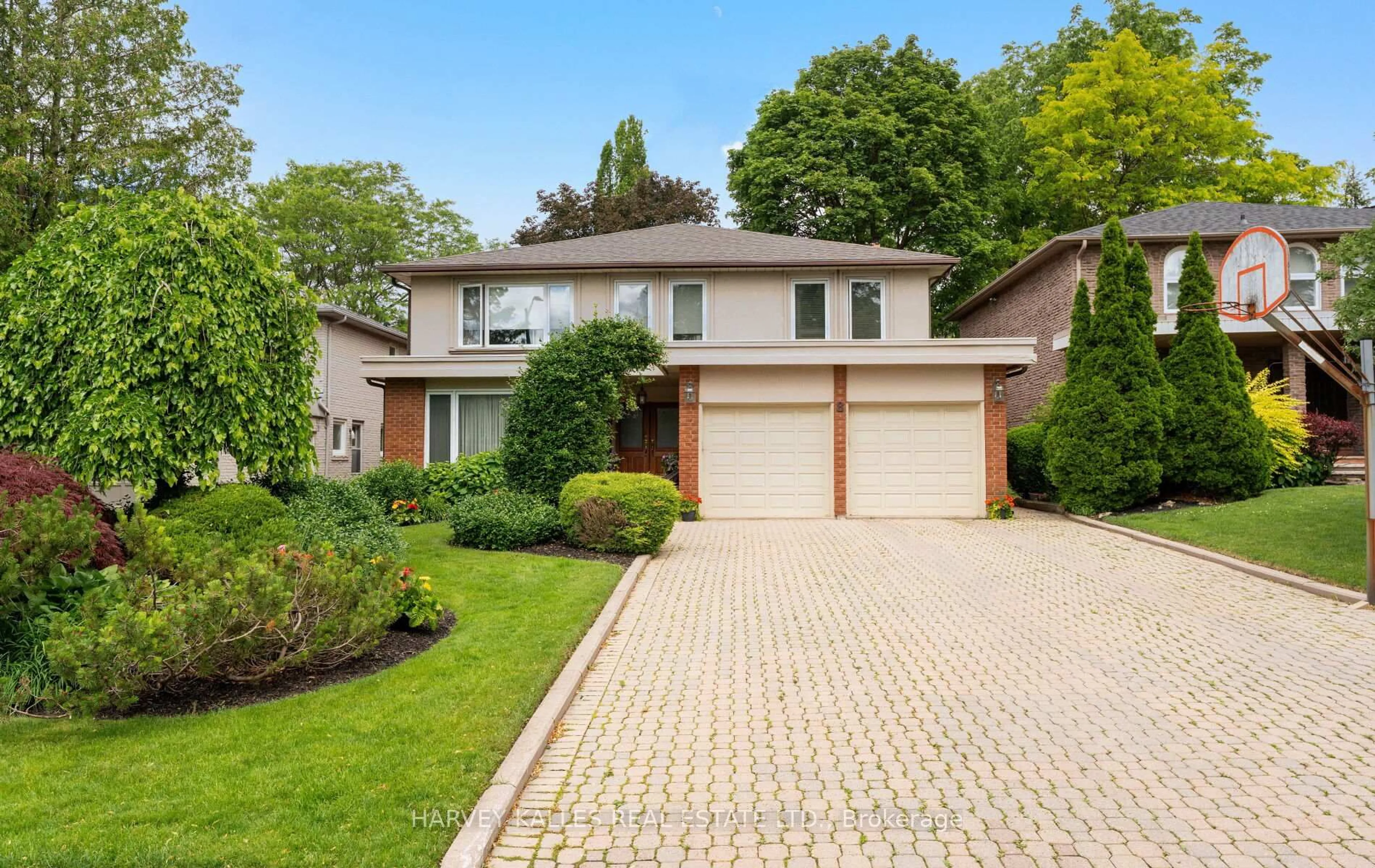 Home with brick exterior material, street for 8 Granada Crt, Markham Ontario L3T 4V4