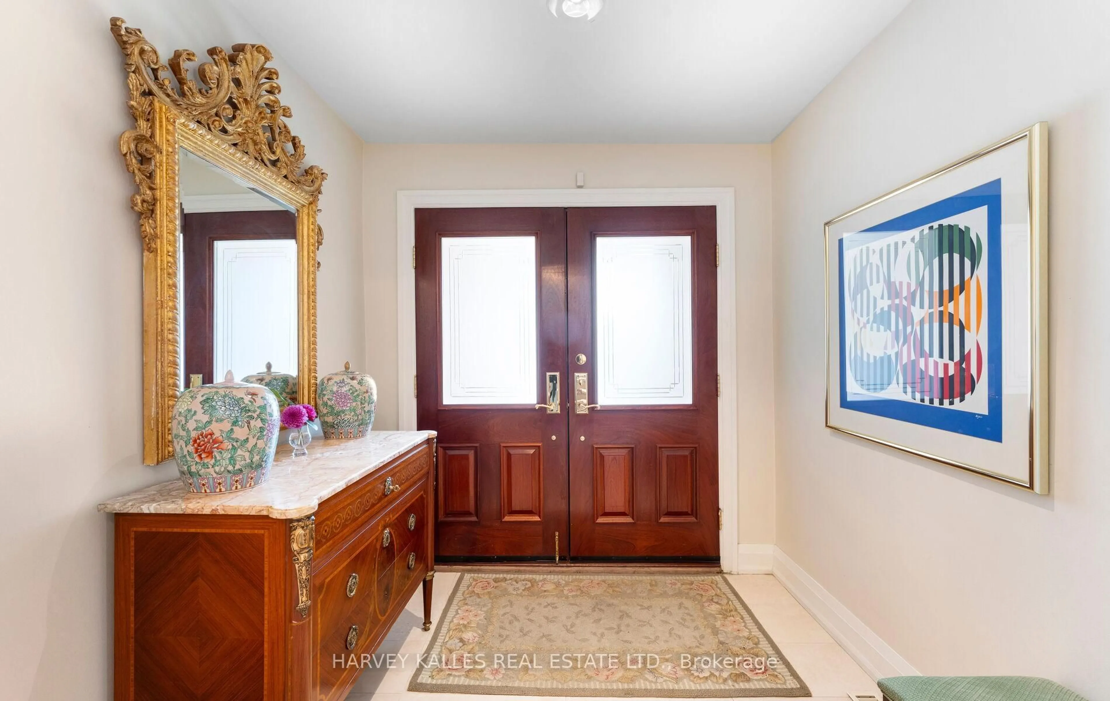 Indoor entryway for 8 Granada Crt, Markham Ontario L3T 4V4