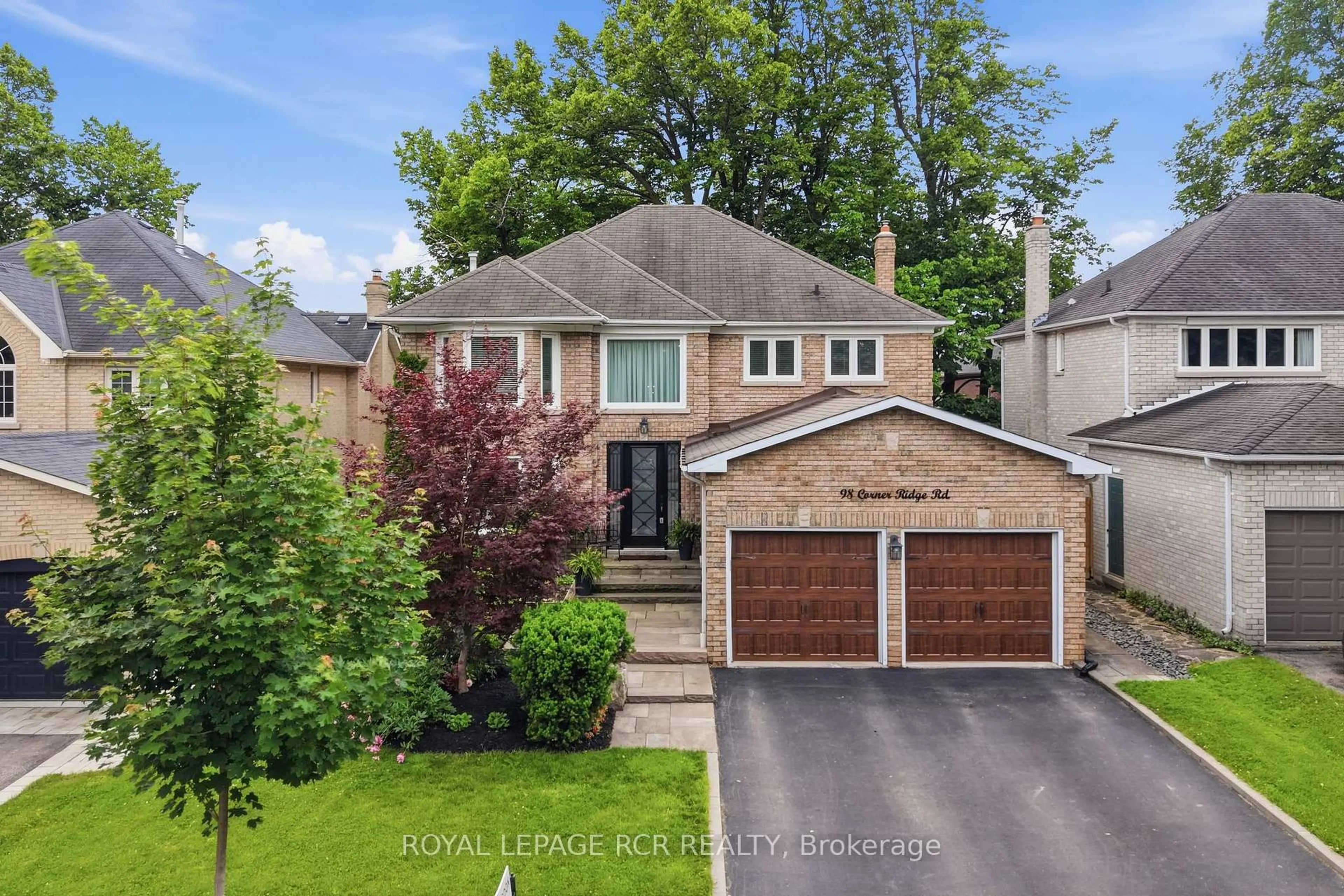 Home with brick exterior material, street for 98 Corner Ridge Rd, Aurora Ontario L4G 6L4