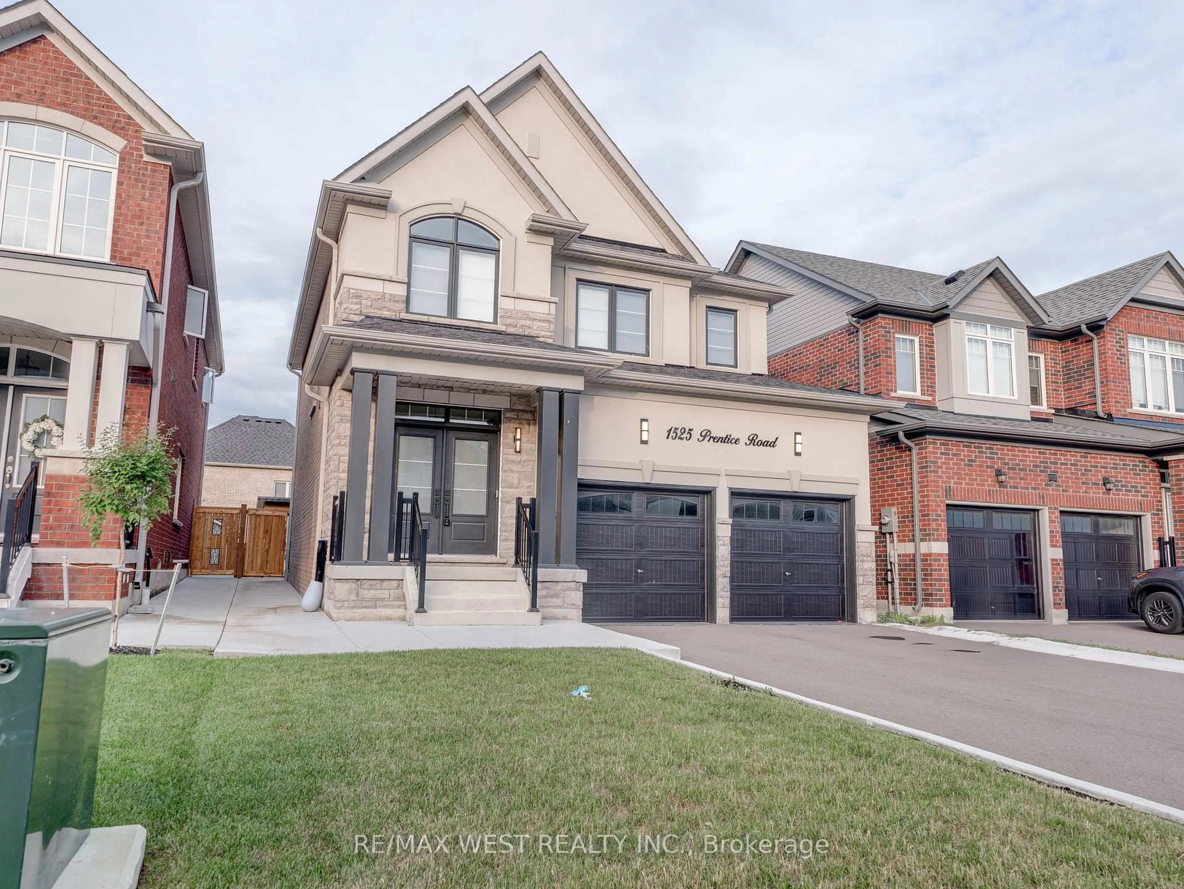 Home with brick exterior material, street for 1525 Prentice Rd, Innisfil Ontario L9S 0R3