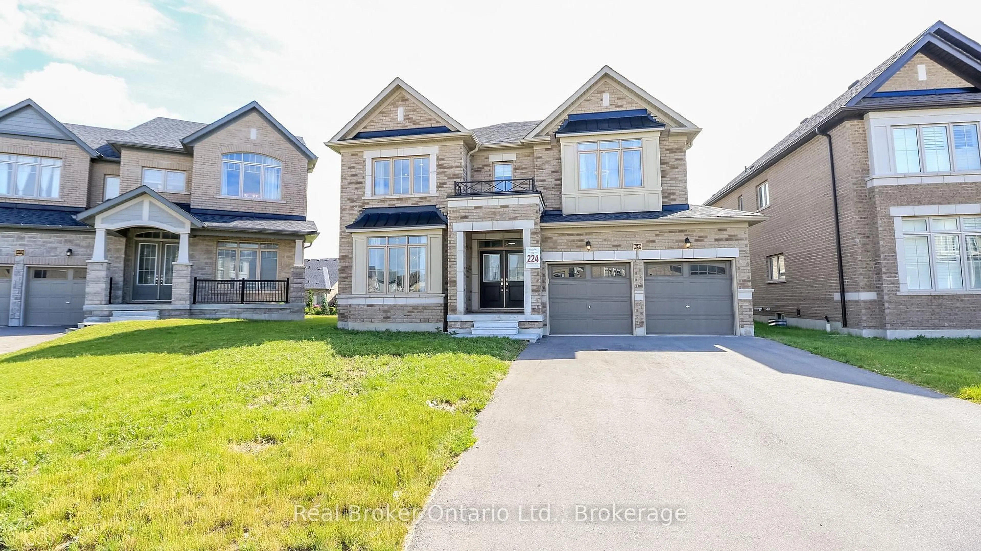 Home with brick exterior material, street for 1649 Corsal Crt, Innisfil Ontario L9S 0P8
