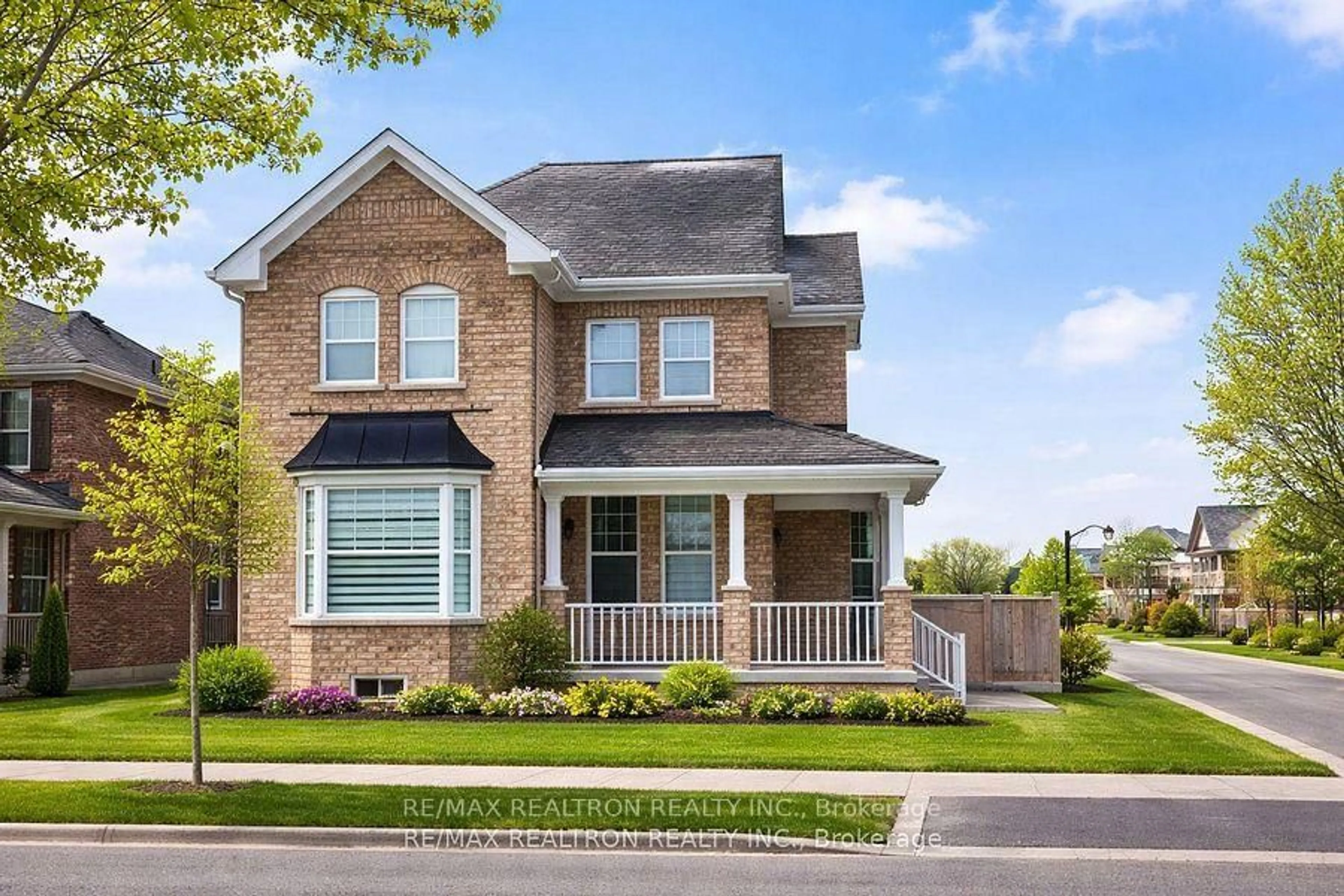 Home with brick exterior material, street for 285 West Lawn Cres, Whitchurch-Stouffville Ontario L4A 1X3