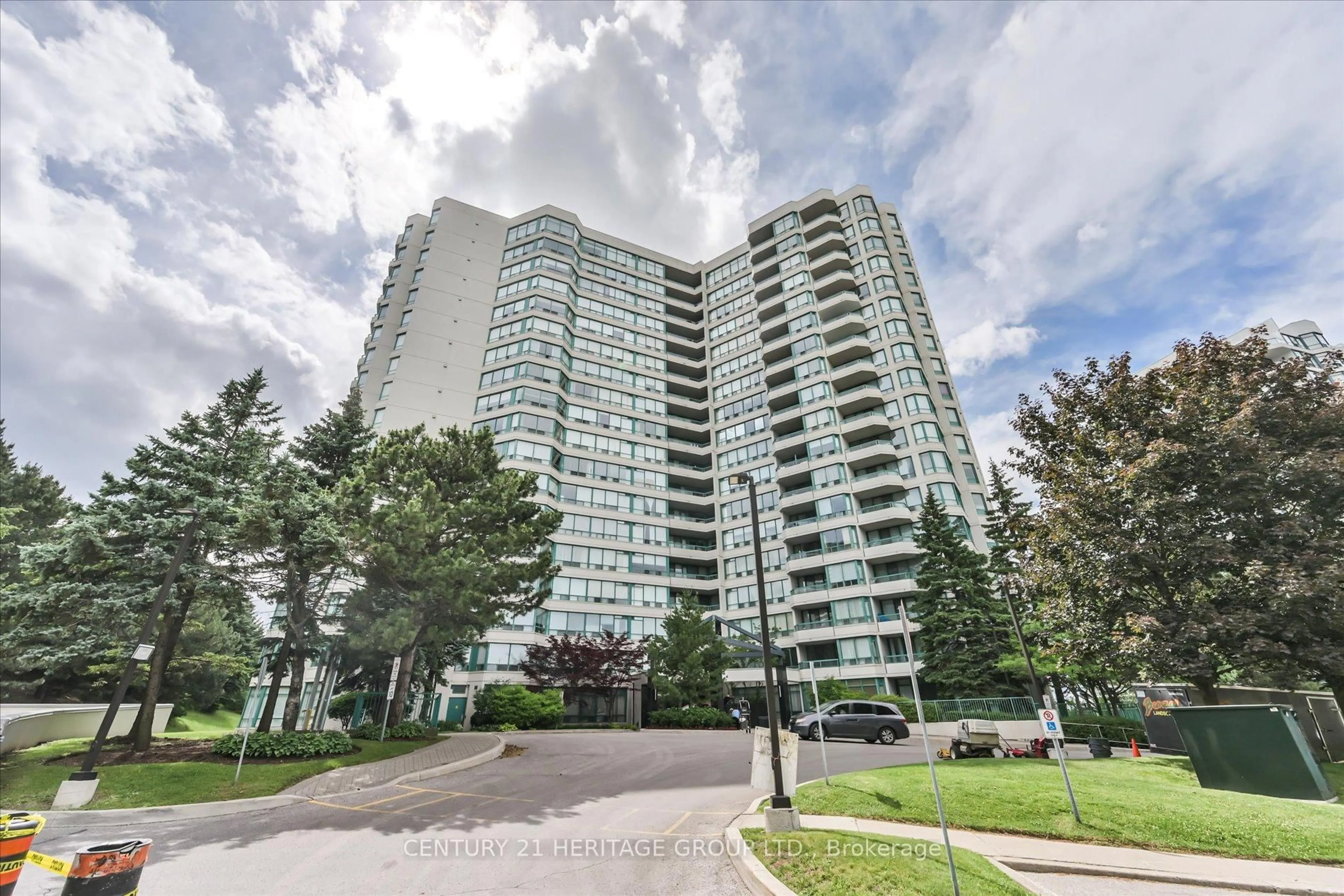 Unknown for 7250 Yonge St #410, Vaughan Ontario L4J 7X1