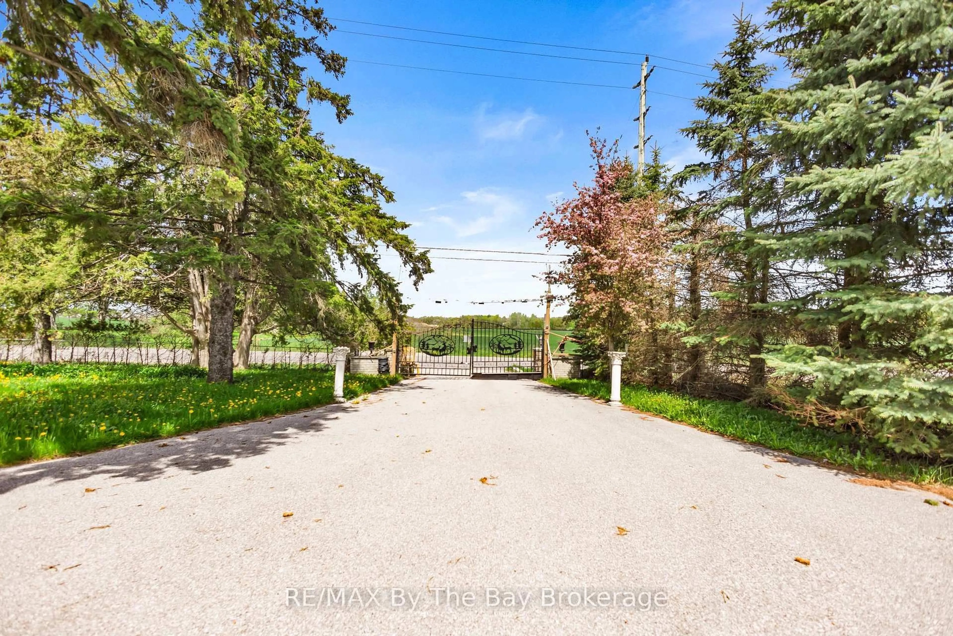 Unknown for 2569 Lockhart Rd, Innisfil Ontario L9S 3G2