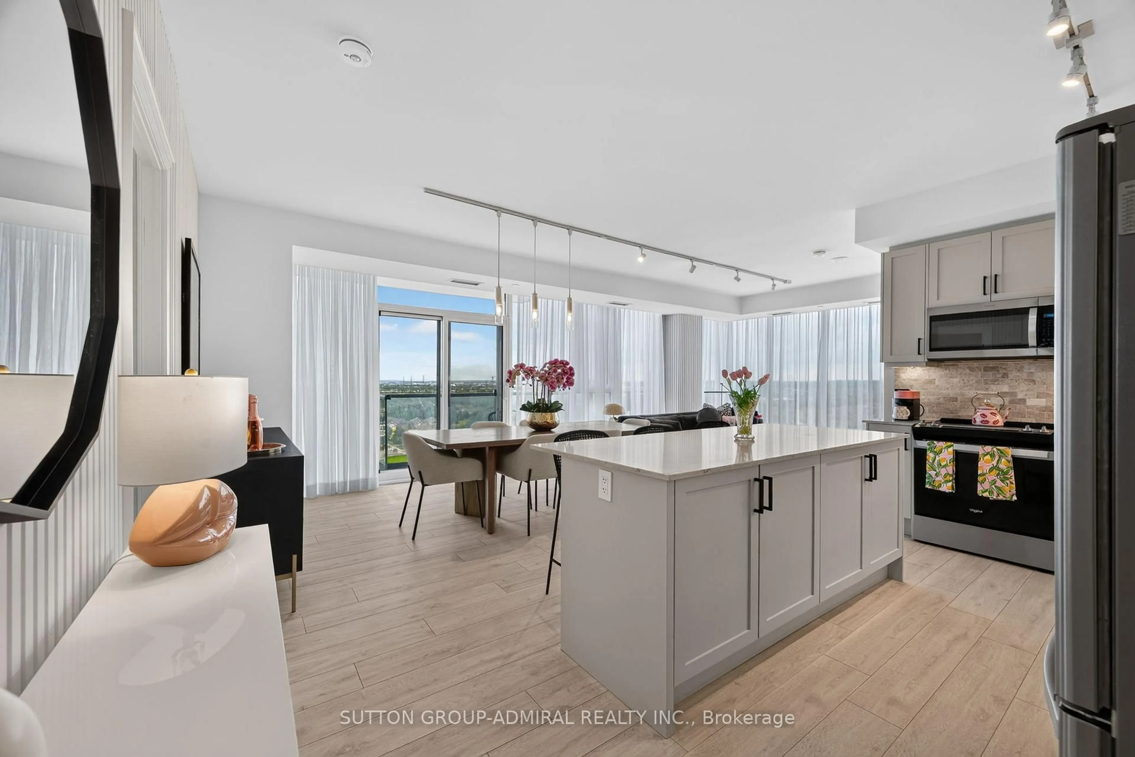 Open concept kitchen, unknown for 10 Gatineau Dr #1206W, Vaughan Ontario L4J 0L2