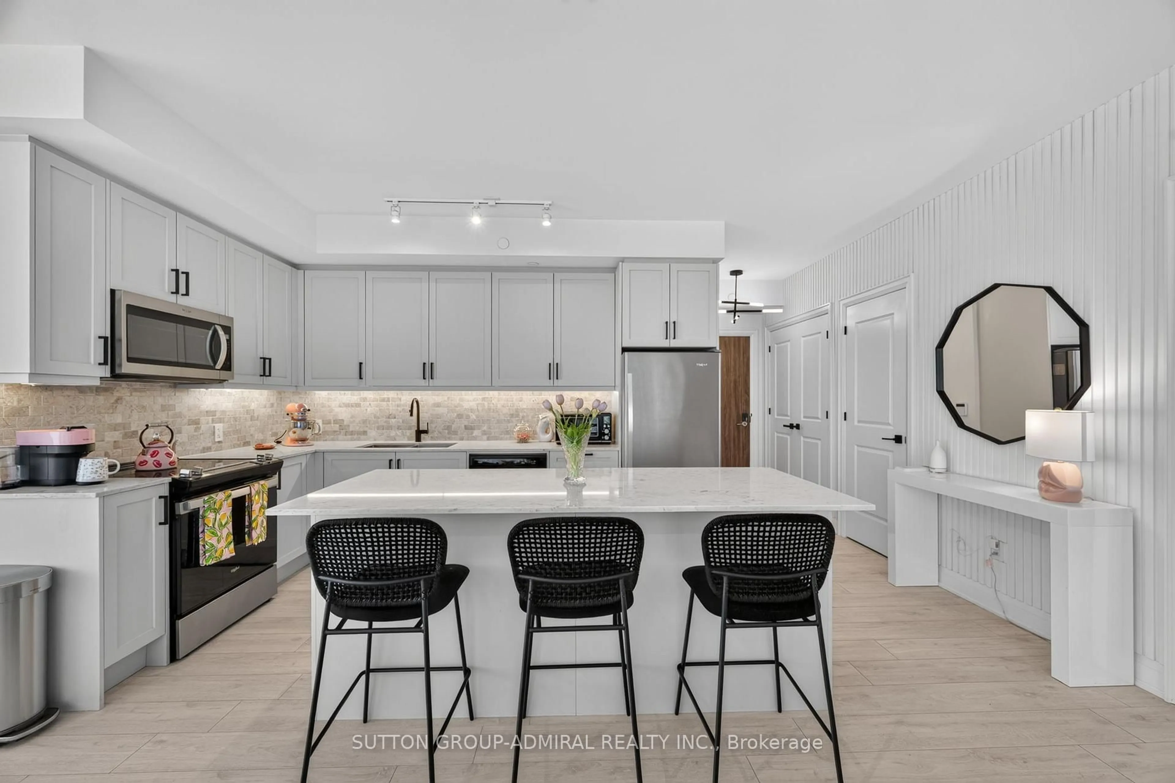 Contemporary kitchen, ceramic/tile floor for 10 Gatineau Dr #1206W, Vaughan Ontario L4J 0L2