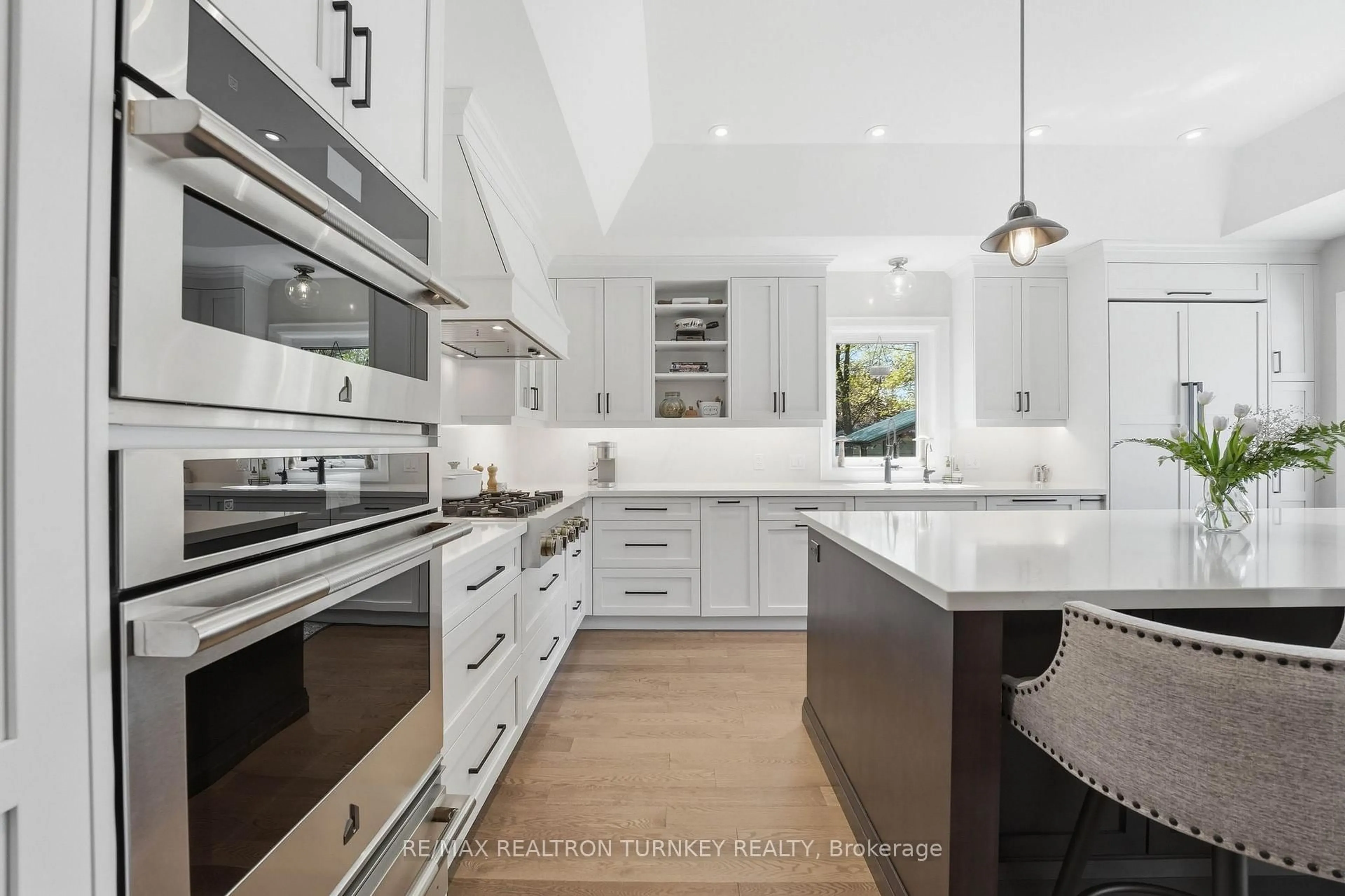 Contemporary kitchen, unknown for 178 Parkview Cres, Newmarket Ontario L3Y 2C8