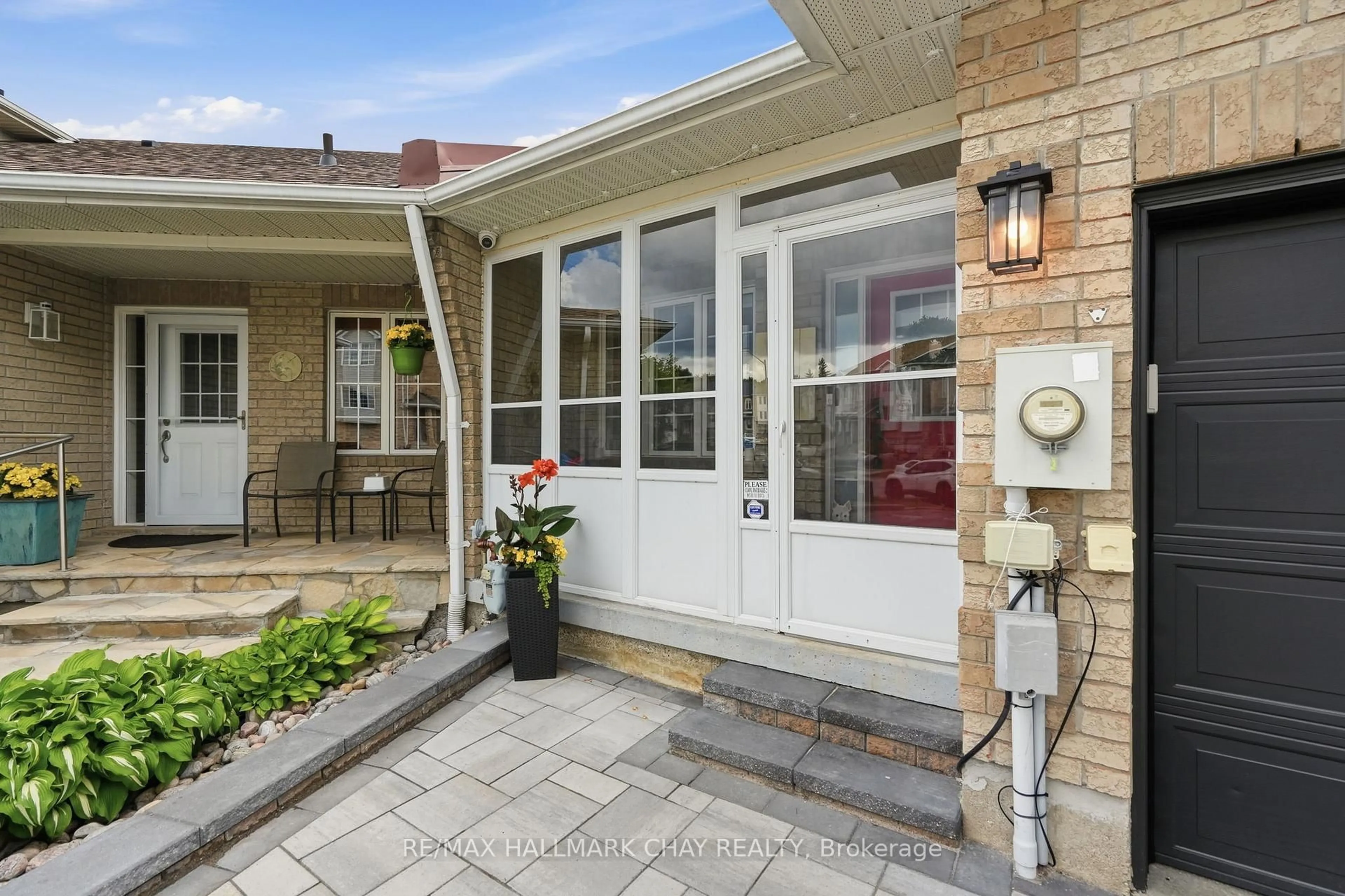 Indoor entryway for 29 Natale Crt, Bradford West Gwillimbury Ontario L3Z 3J3