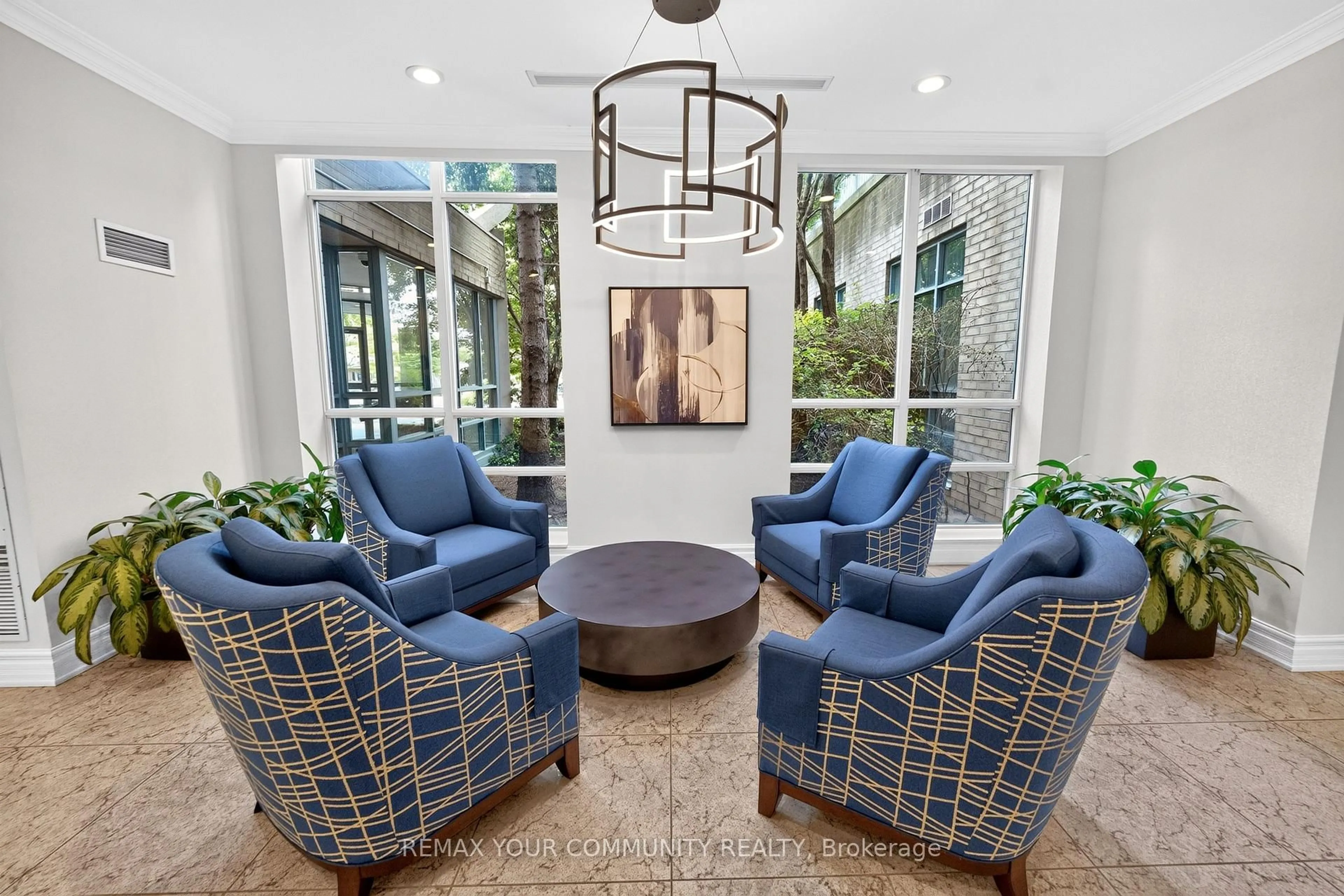 Lobby for 3 ELLESMERE St #721, Richmond Hill Ontario L4B 4N2