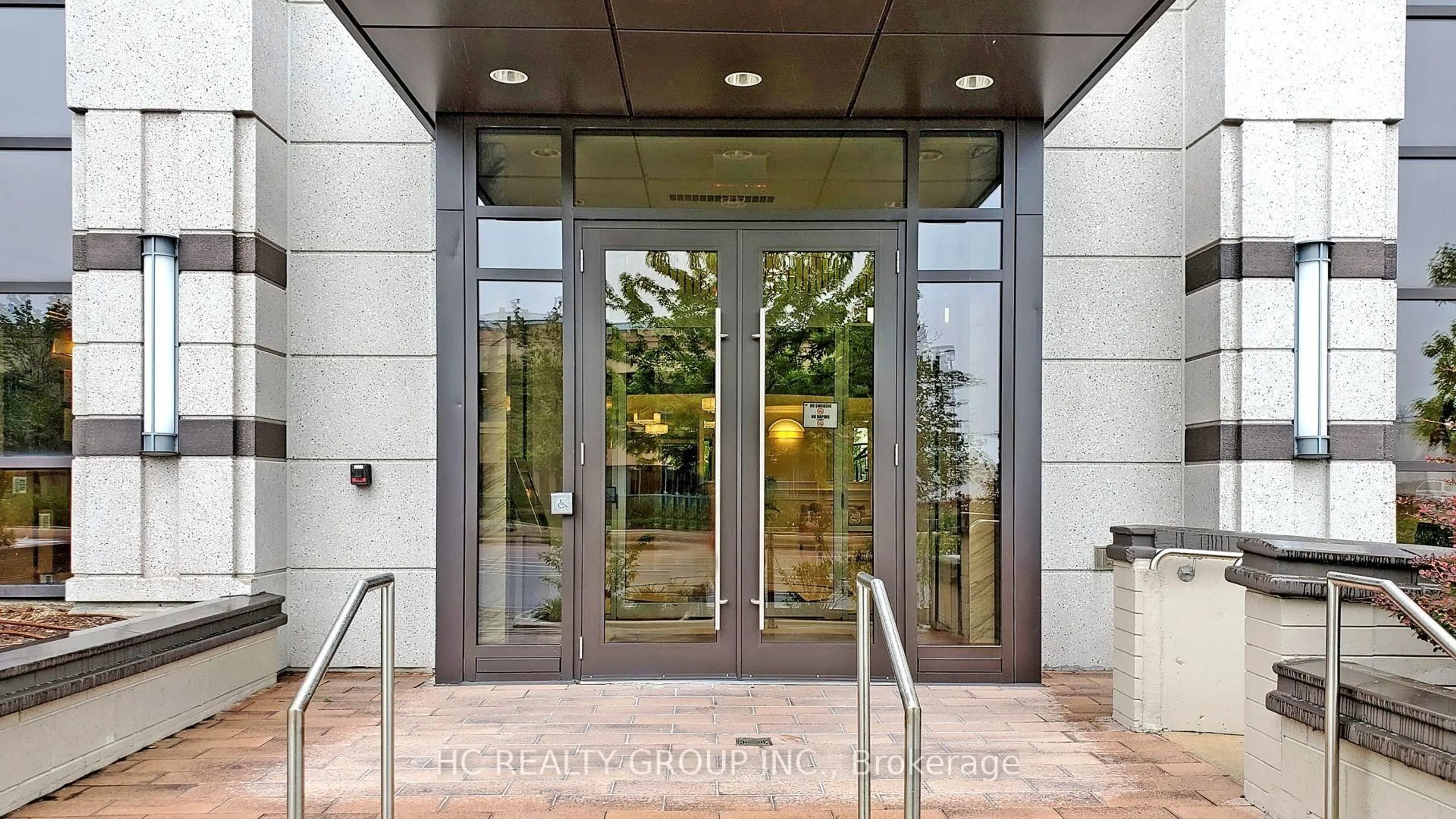 Indoor foyer for 89 South Town Centre Blvd #1102, Markham Ontario L6G 0E8