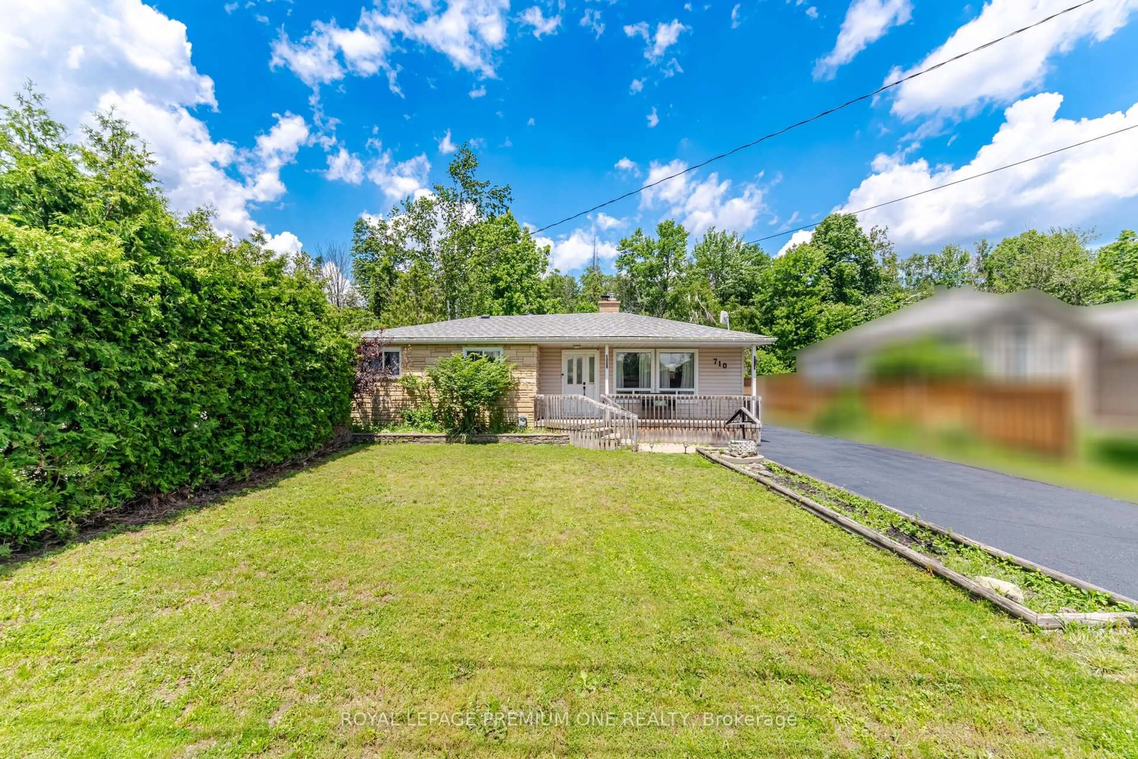 A pic from outside/outdoor area/front of a property/back of a property/a pic from drone, unknown for 710 Rose Lane, Innisfil Ontario L9S 2H4