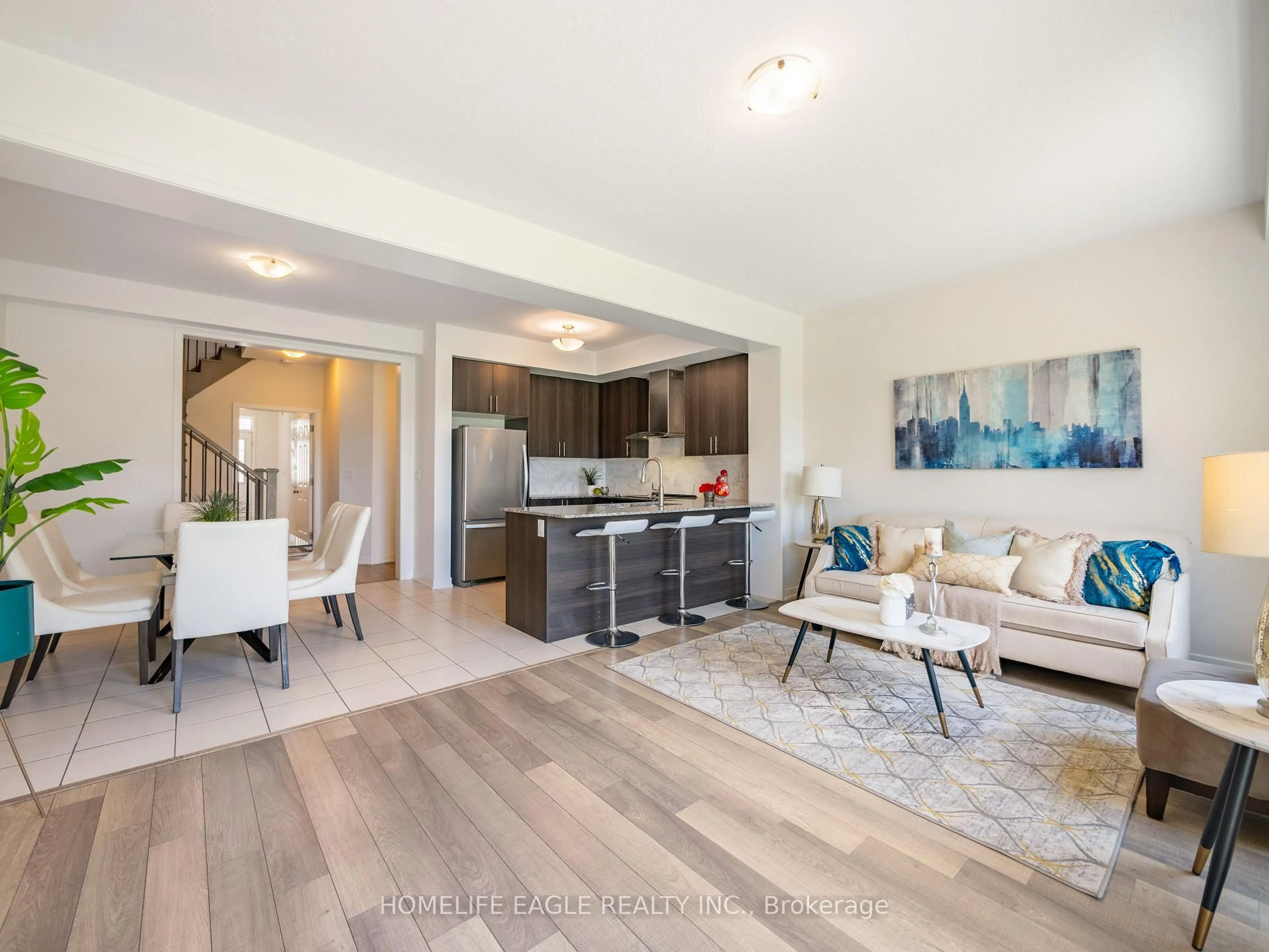 Open concept kitchen, unknown for 228 Bennett St, Newmarket Ontario L3X 1B8
