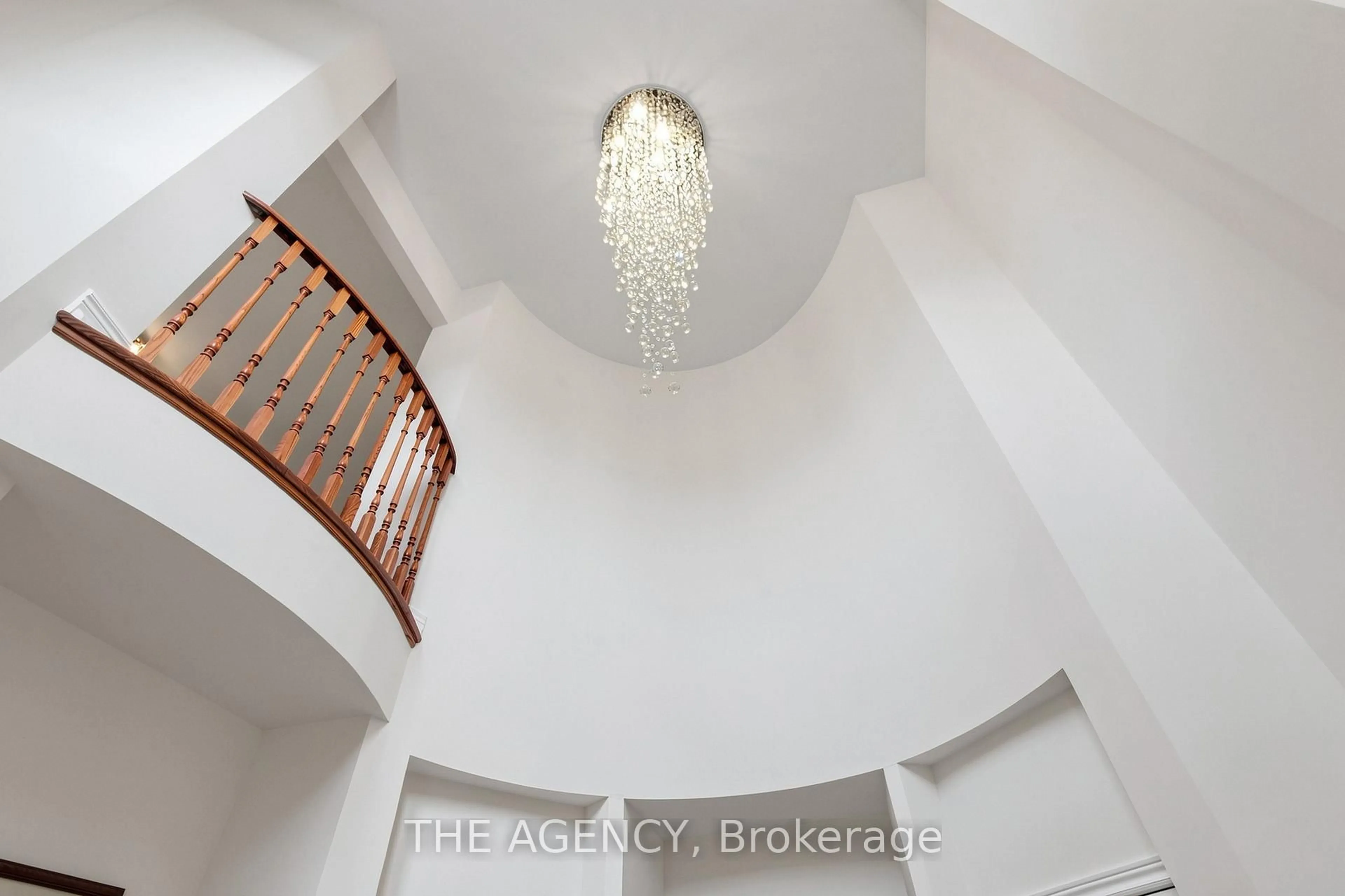 Indoor foyer for 98 Fitzmaurice Dr, Vaughan Ontario L6A 4X6