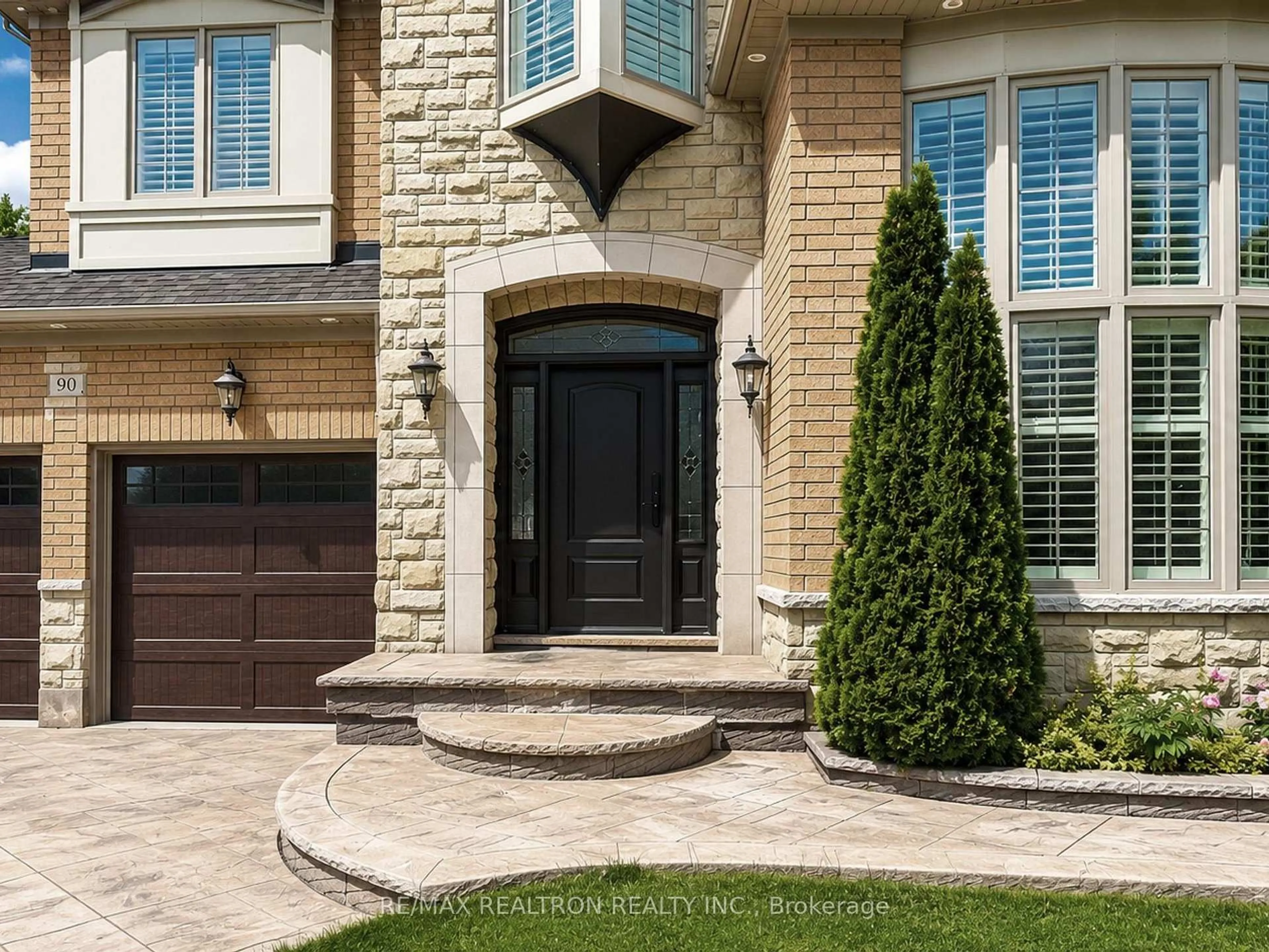 Home with brick exterior material, street for 90 Braith Cres, Whitchurch-Stouffville Ontario L4A 0B7