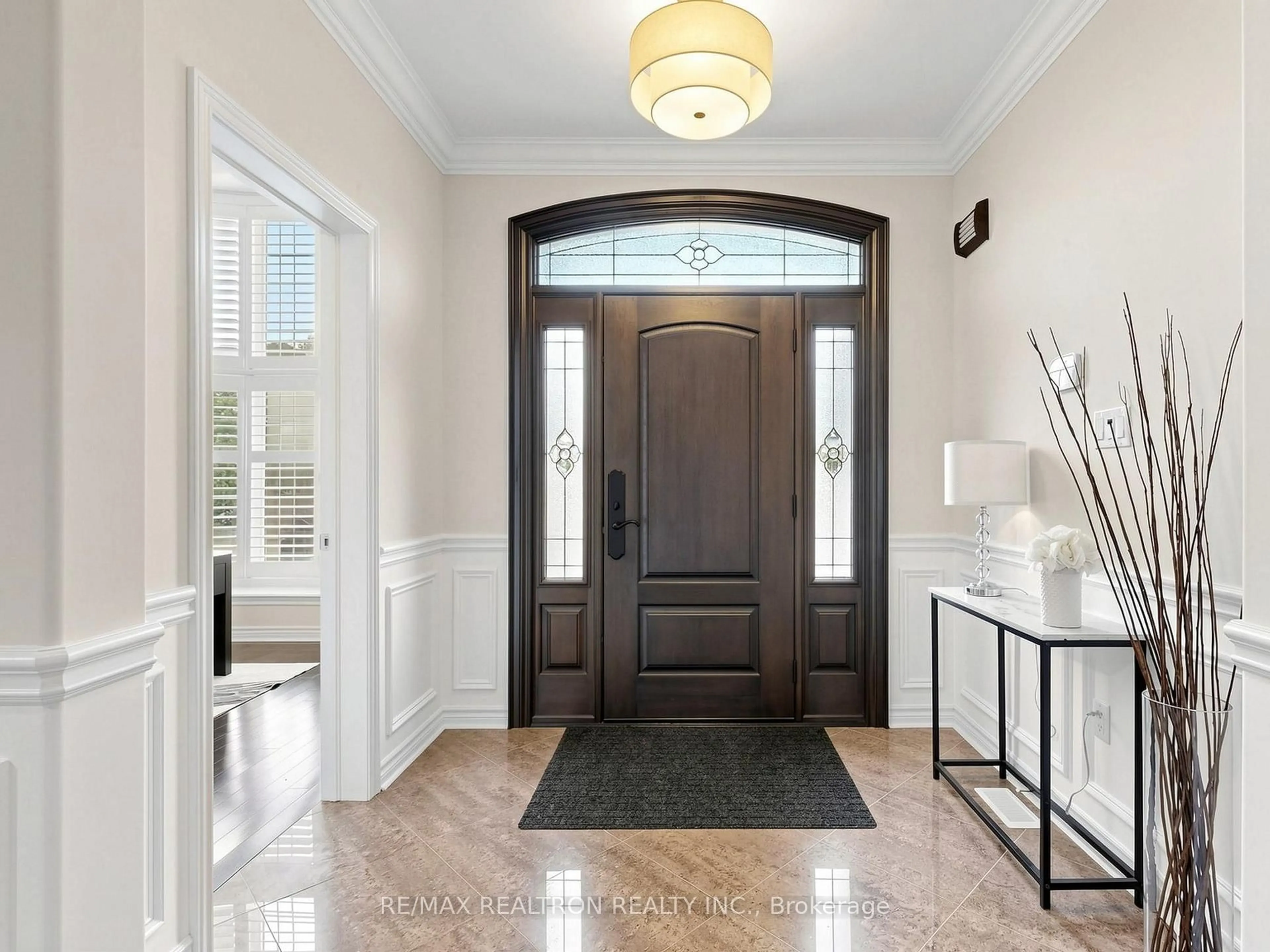 Indoor entryway for 90 Braith Cres, Whitchurch-Stouffville Ontario L4A 0B7