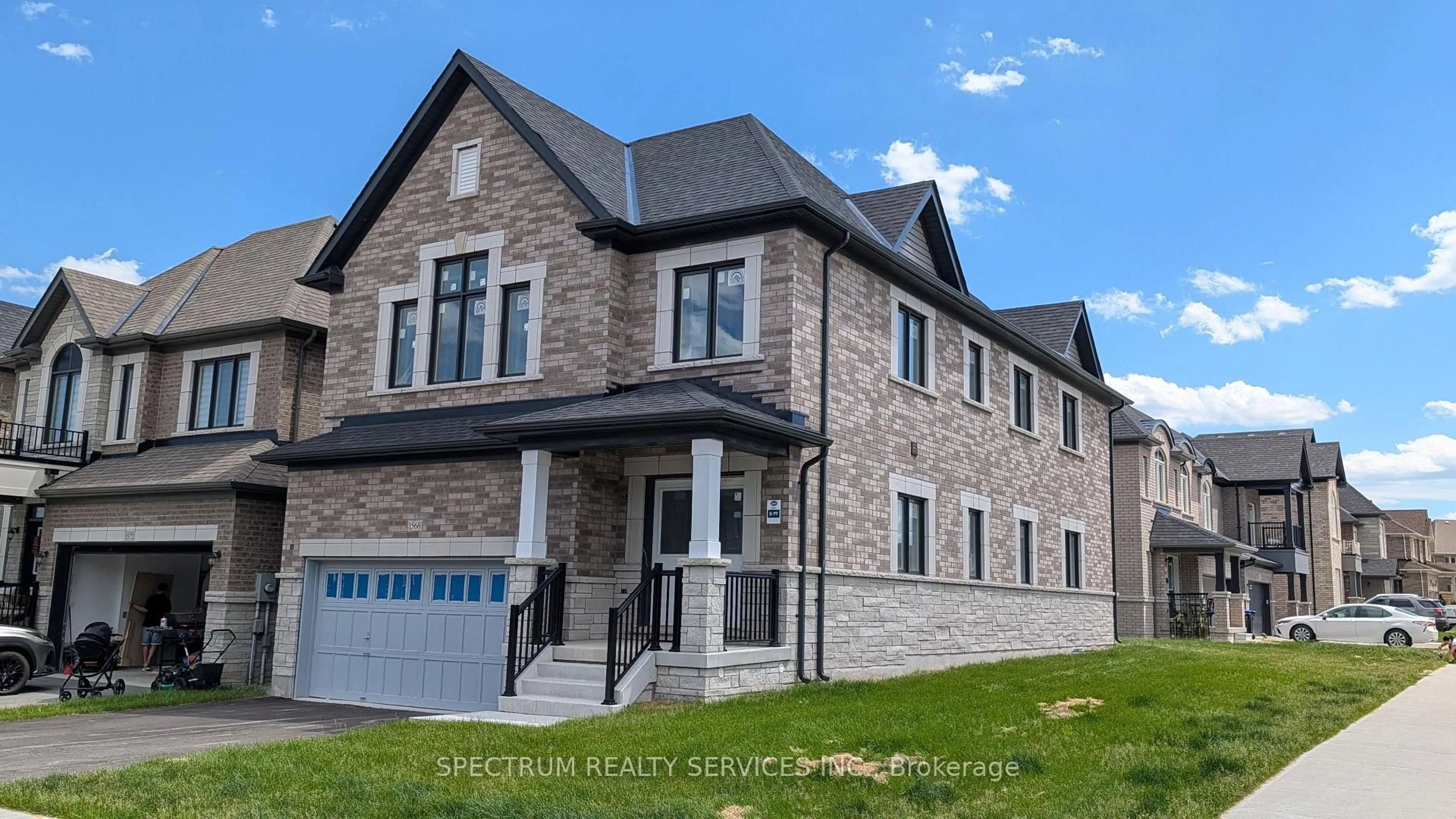 Home with brick exterior material, building for 1568 Stovell Cres, Innisfil Ontario L0L 1W0