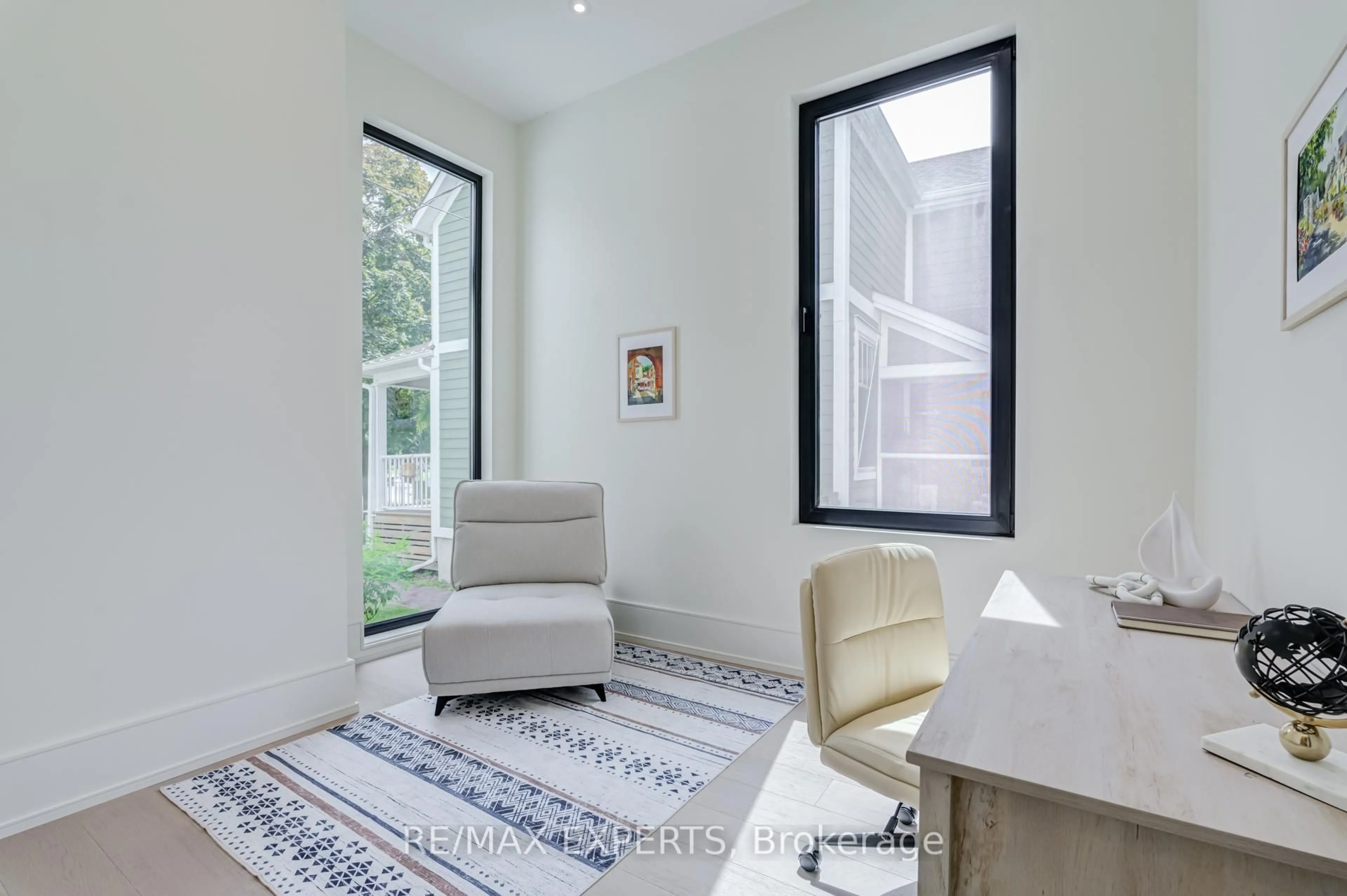 A pic of a room for 84 Mosley St, Aurora Ontario L4G 1H1