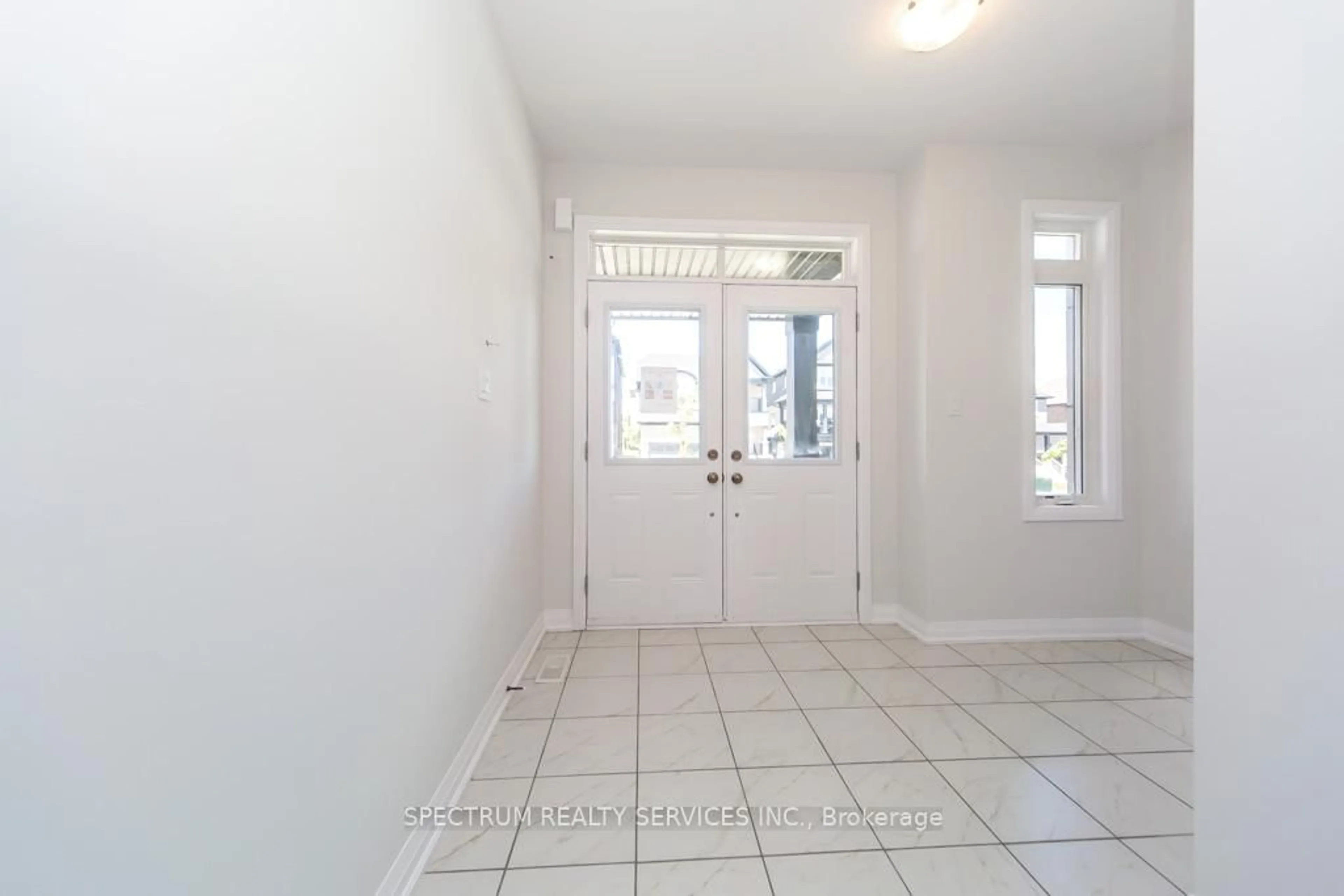 Indoor entryway for 1409 Stovell Cres, Innisfil Ontario L0L 1W0