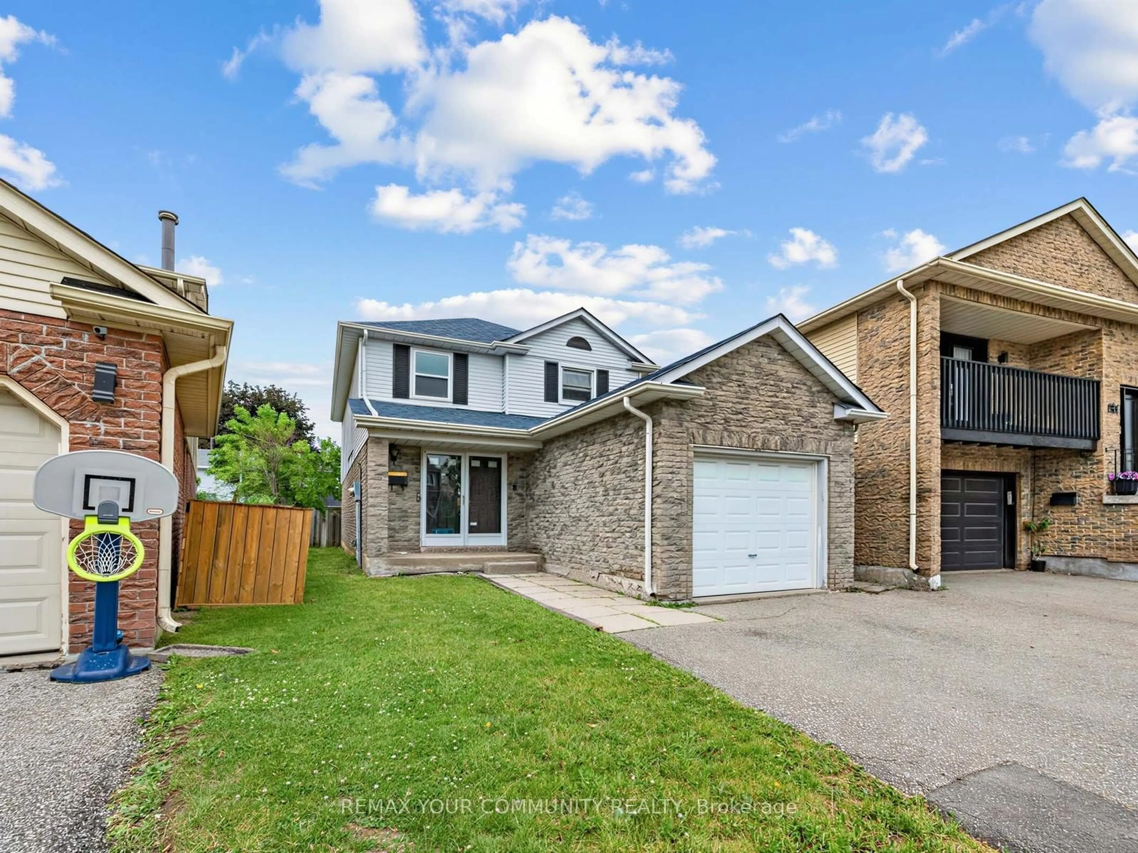 Home with brick exterior material, street for 183 Lisa Cres, Vaughan Ontario L4J 2N2