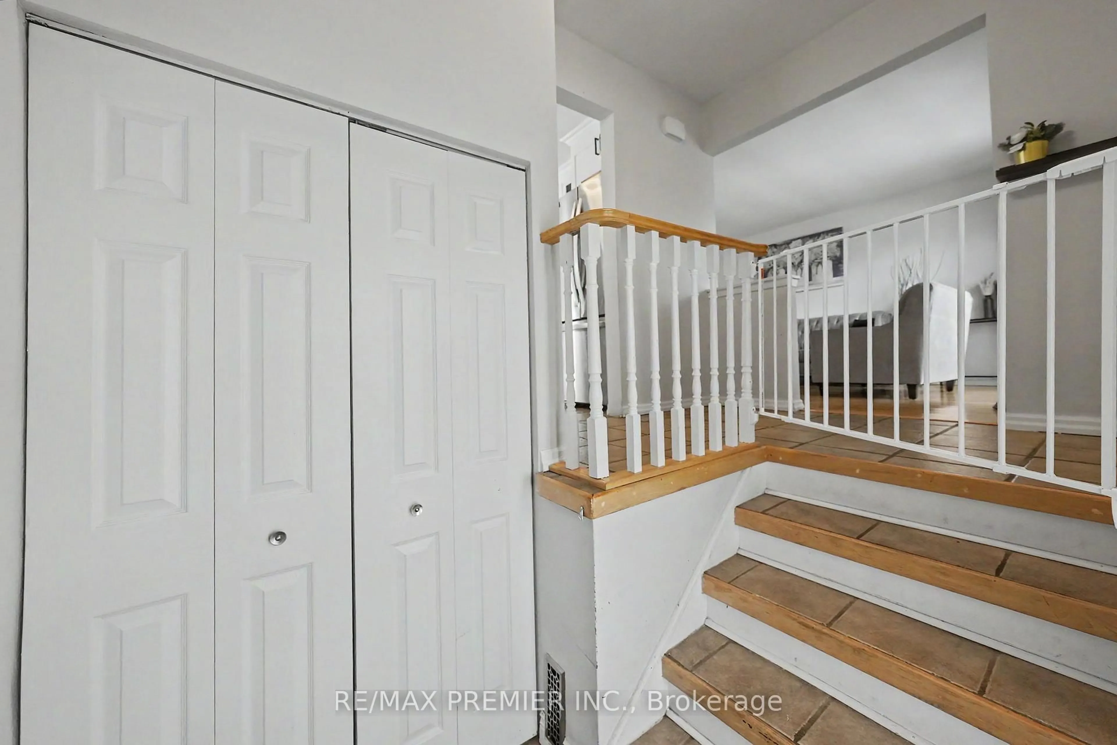 Unknown for 249 Britannia Ave, Bradford West Gwillimbury Ontario L3Z 1A6