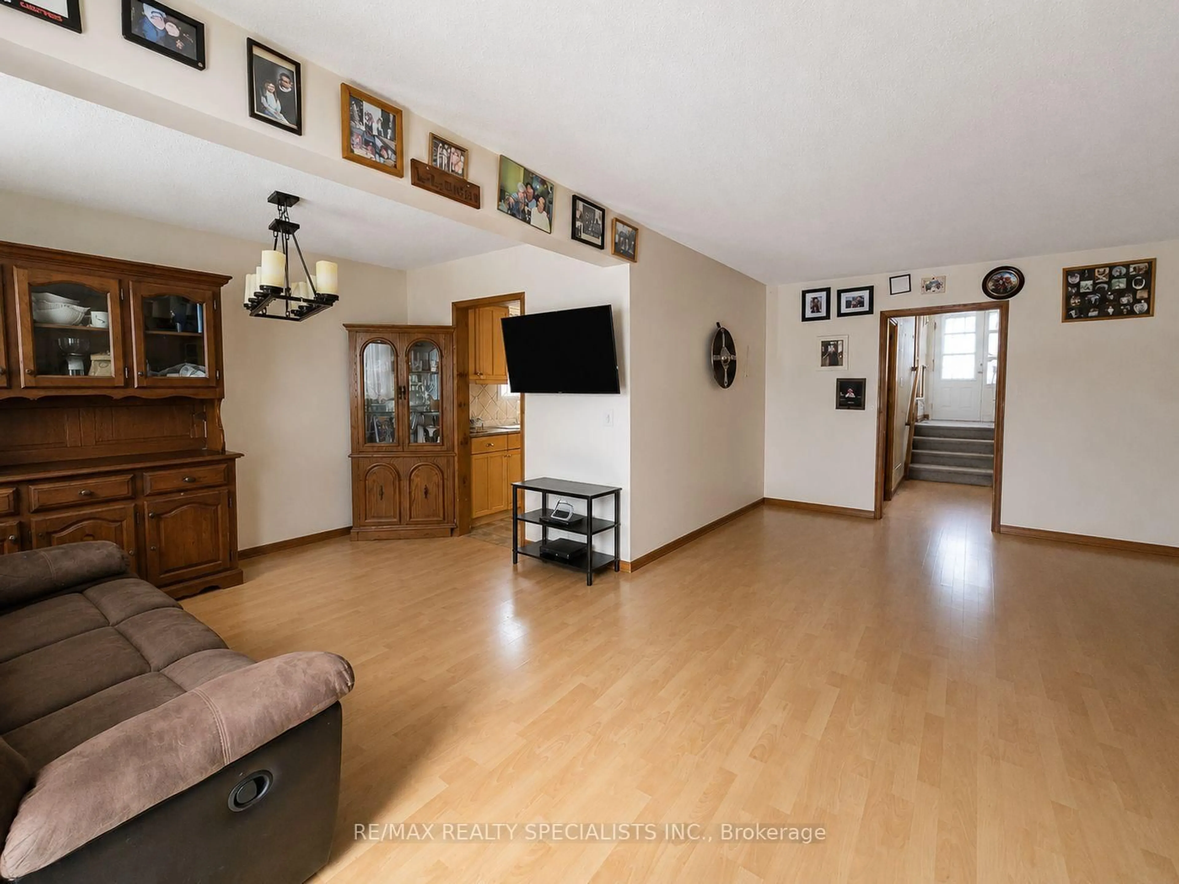 Unknown for 24 Stewart Ave, New Tecumseth Ontario L9R 1C9