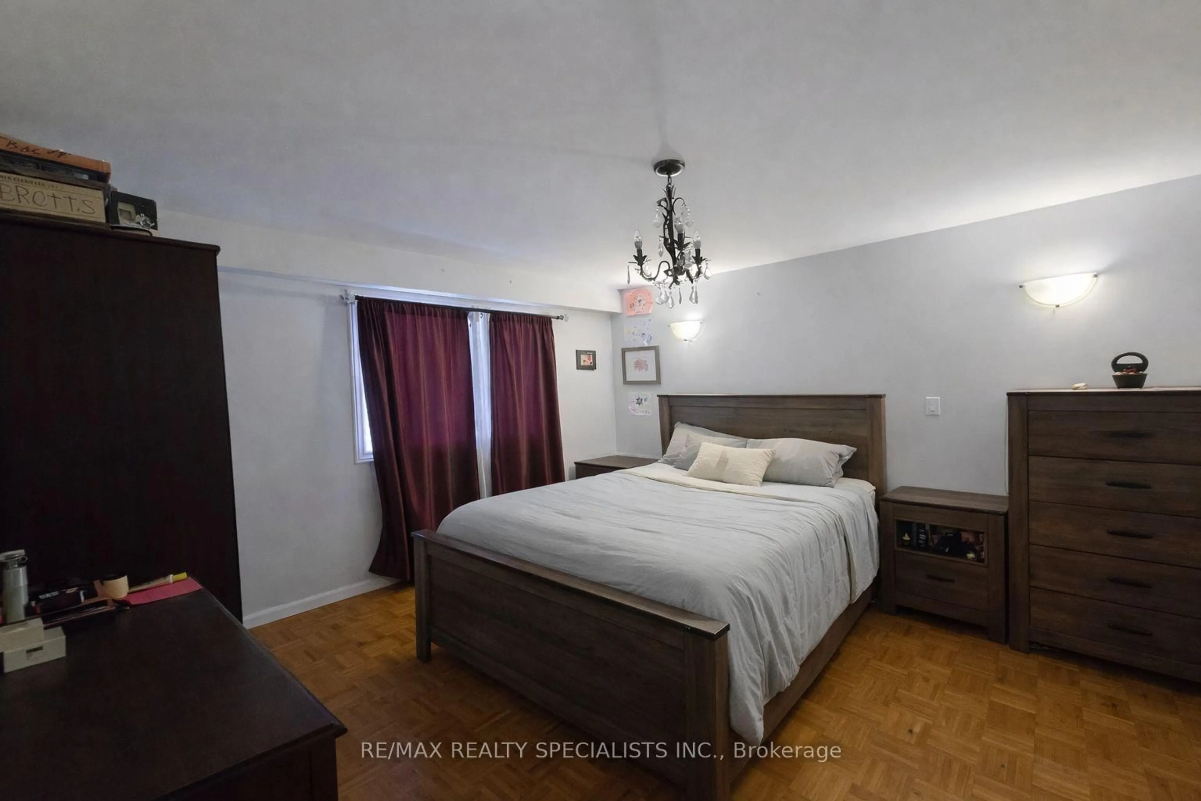 A pic of a room for 24 Stewart Ave, New Tecumseth Ontario L9R 1C9