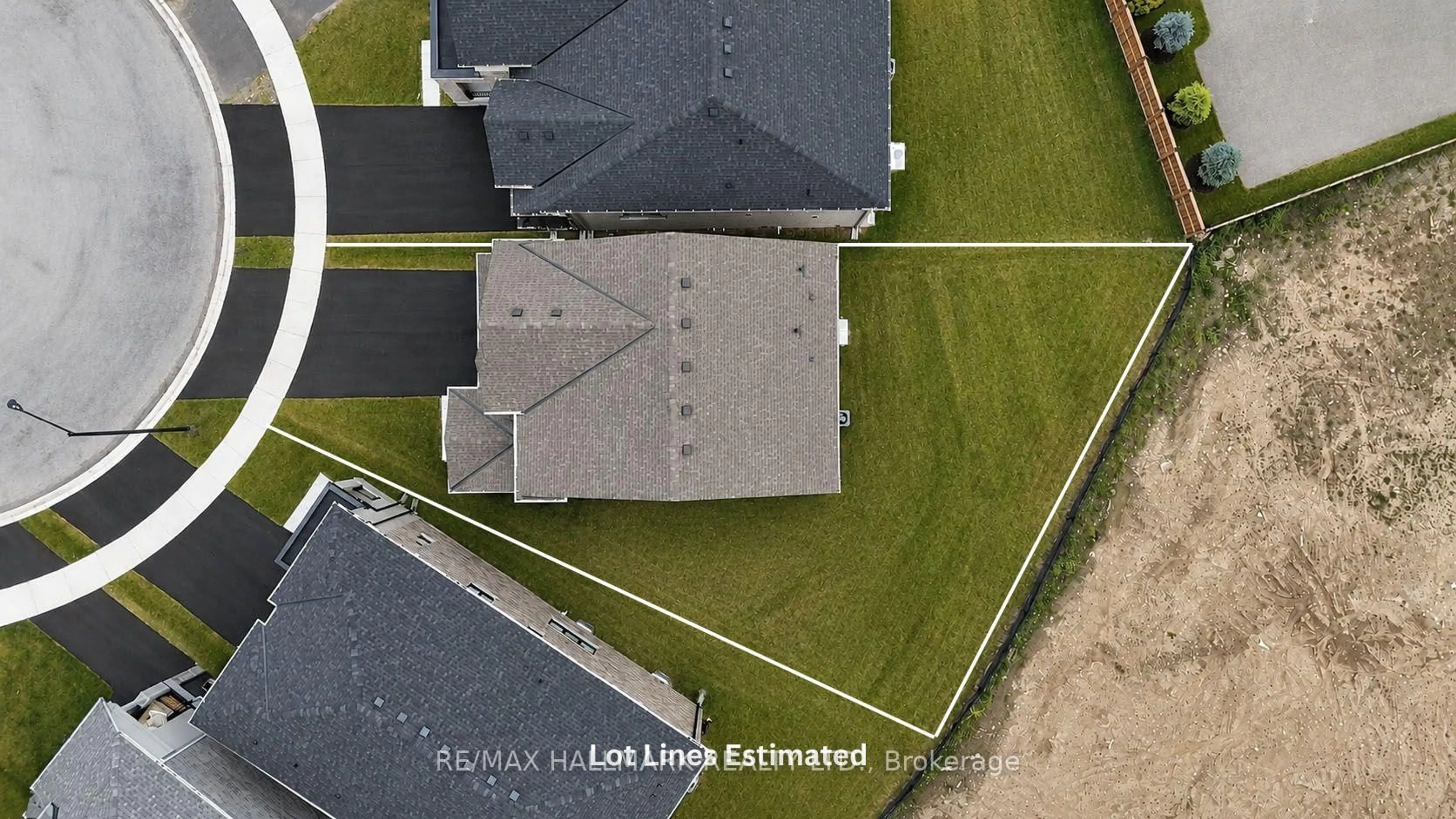 A pic from outside/outdoor area/front of a property/back of a property/a pic from drone, building for 539 Mika St, Innisfil Ontario L9S 0R9
