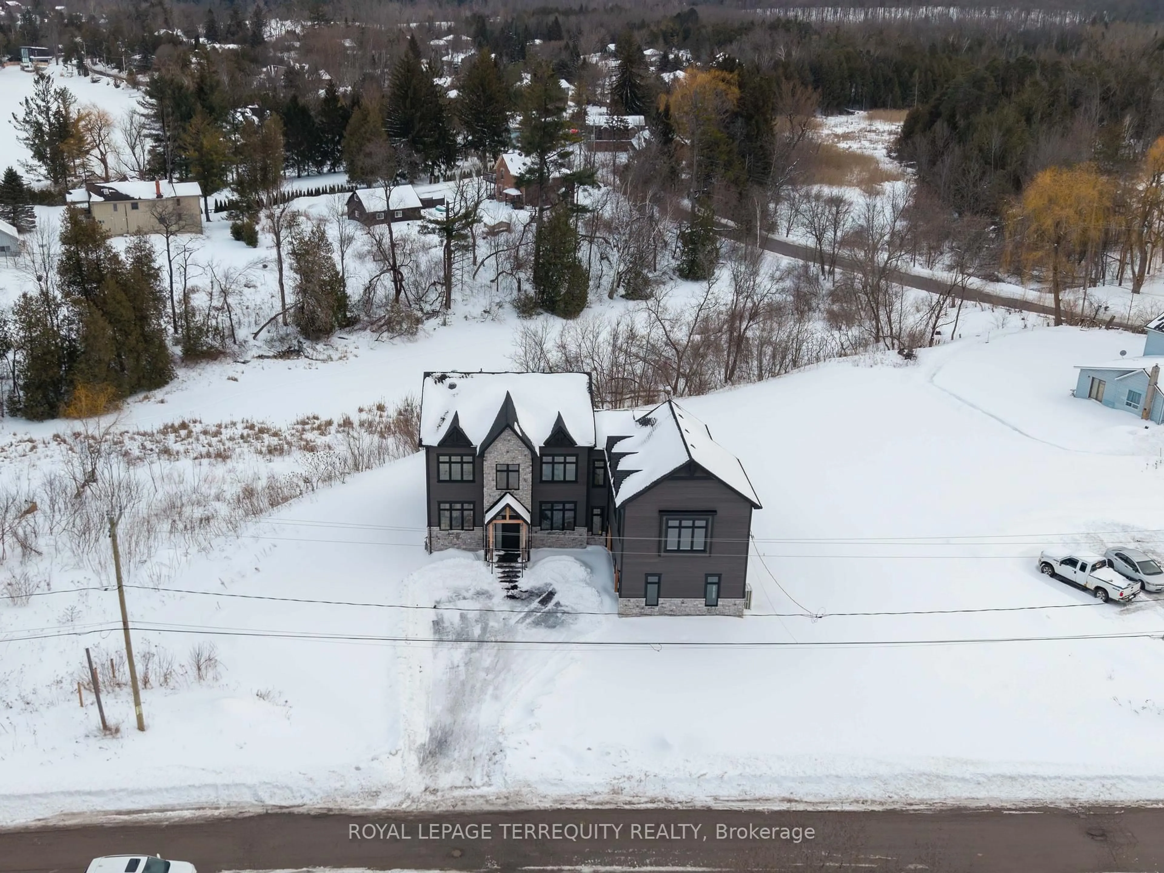 A pic from outside/outdoor area/front of a property/back of a property/a pic from drone, street for 17 Connor Dr, Whitchurch-Stouffville Ontario L4A 2Z1