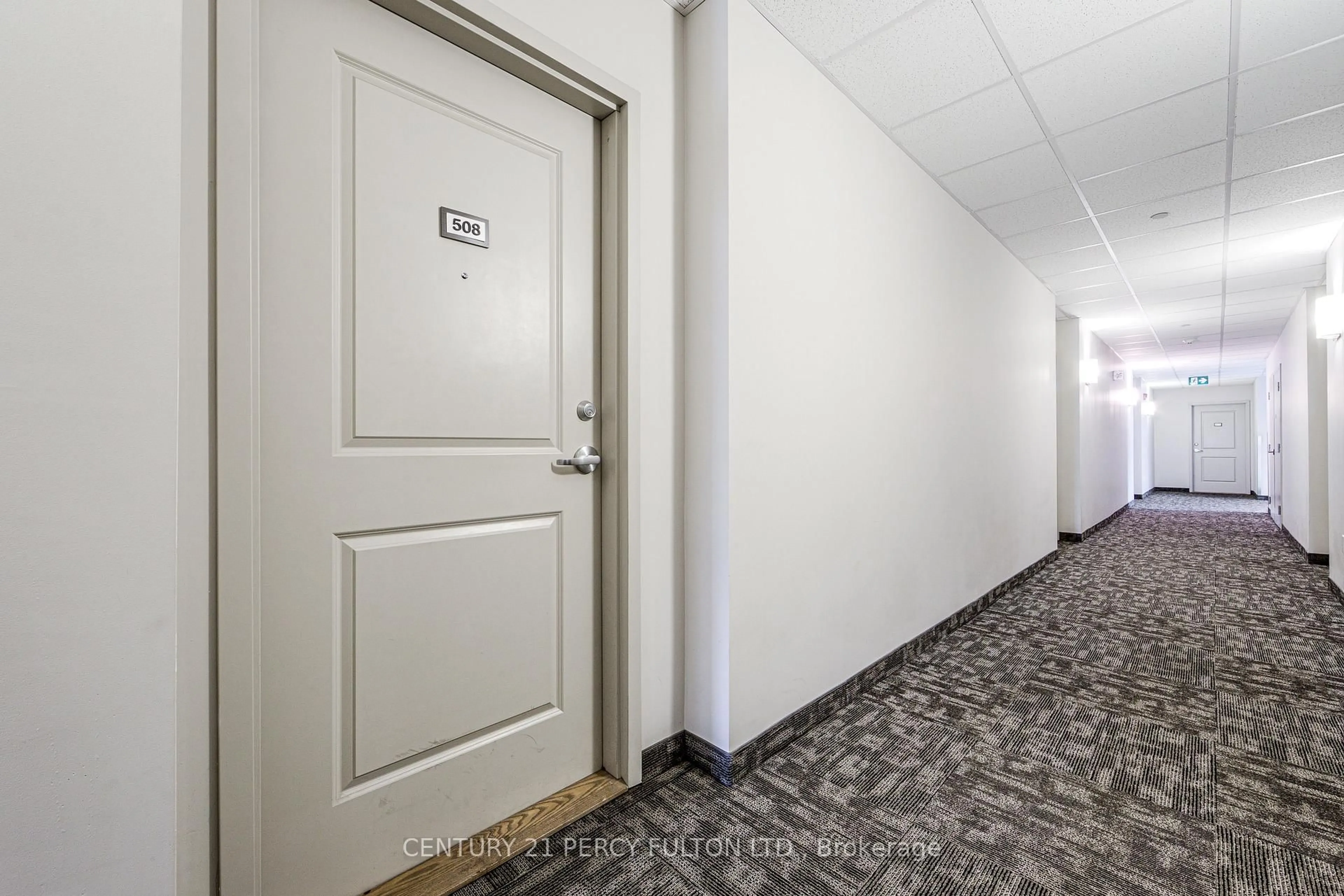 Indoor foyer for 7768 Kennedy Rd #8, Markham Ontario L3R 5K1