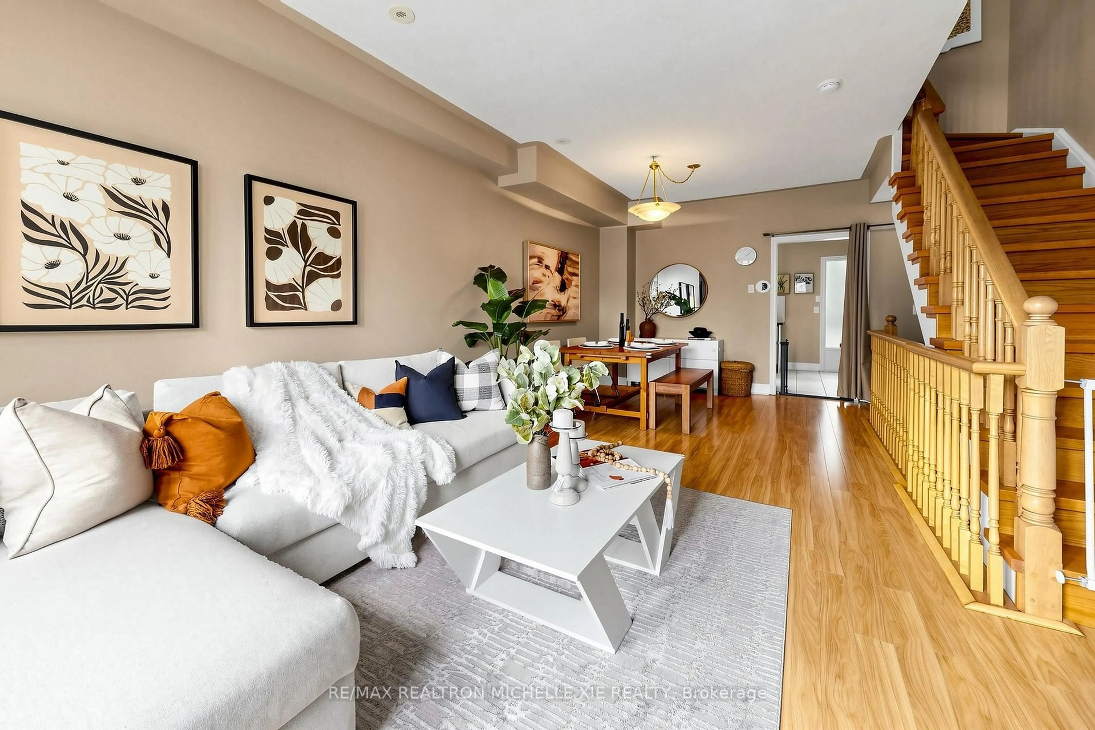 Living room with furniture, unknown for 82 Suncrest Blvd, Markham Ontario L3T 7Y1