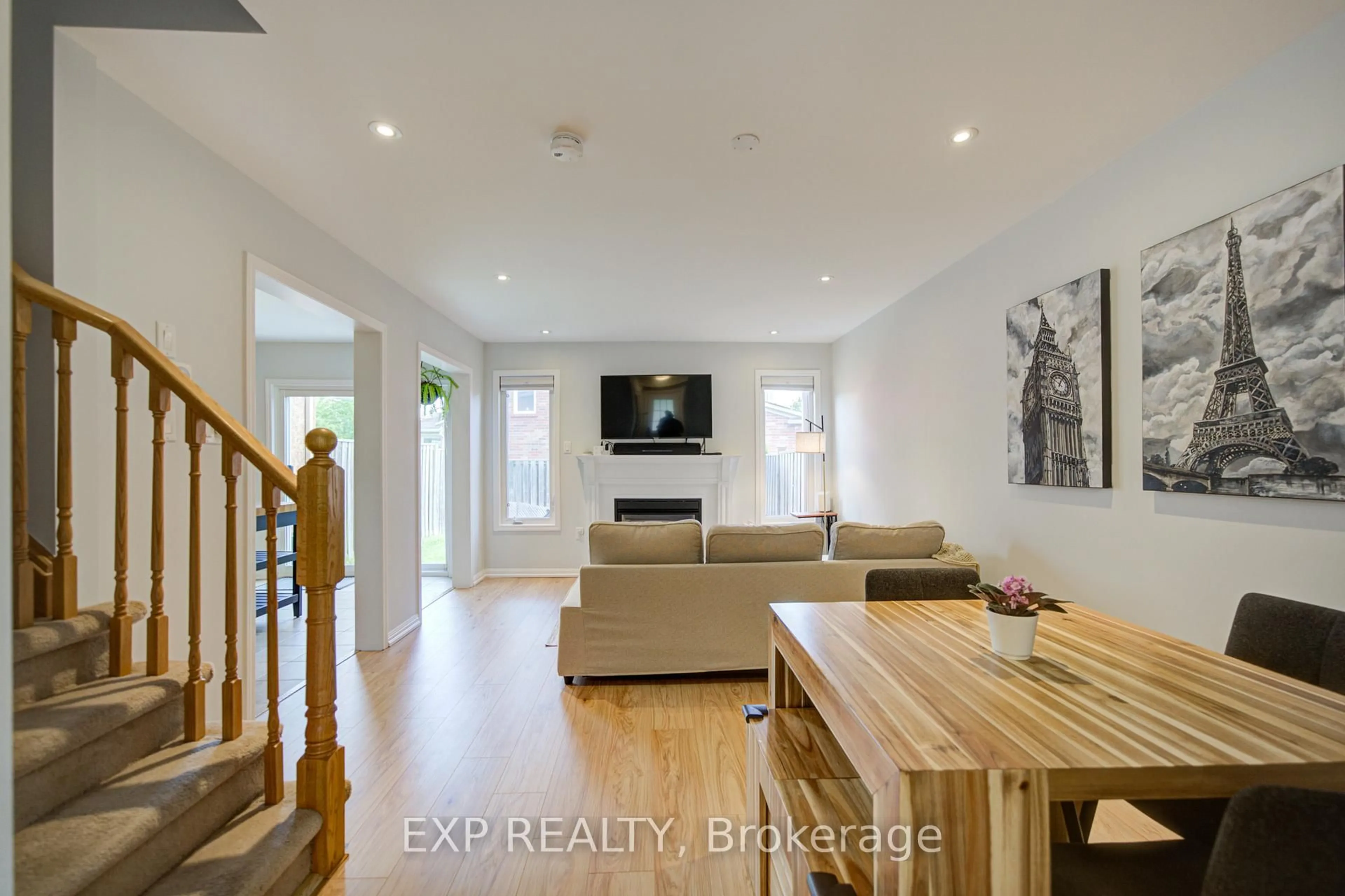 Unknown for 34 Kartok Ave, Whitchurch-Stouffville Ontario L4A 0R2