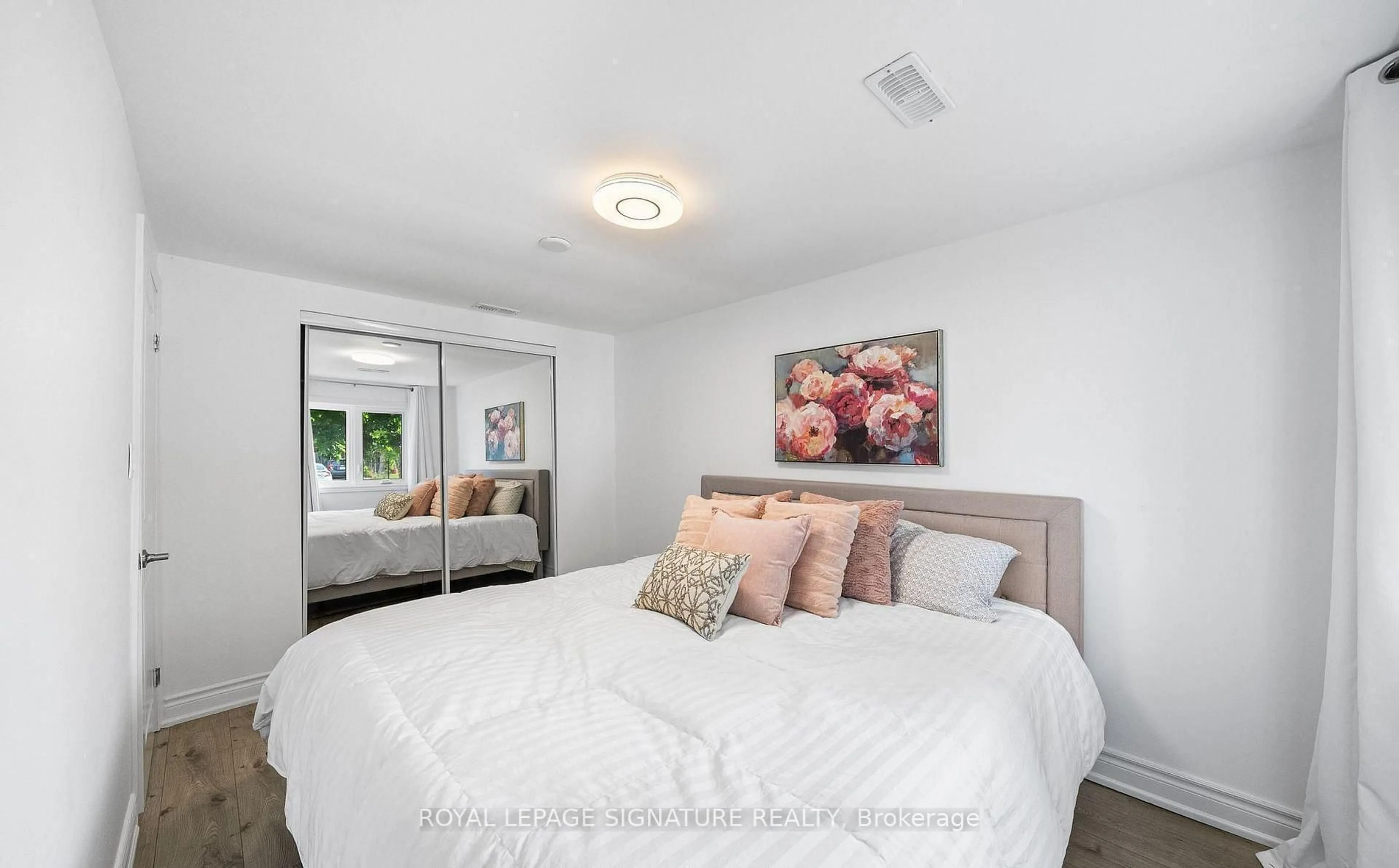 Bedroom with bed, unknown for 335 Miami Dr, Georgina Ontario L4P 2Z6