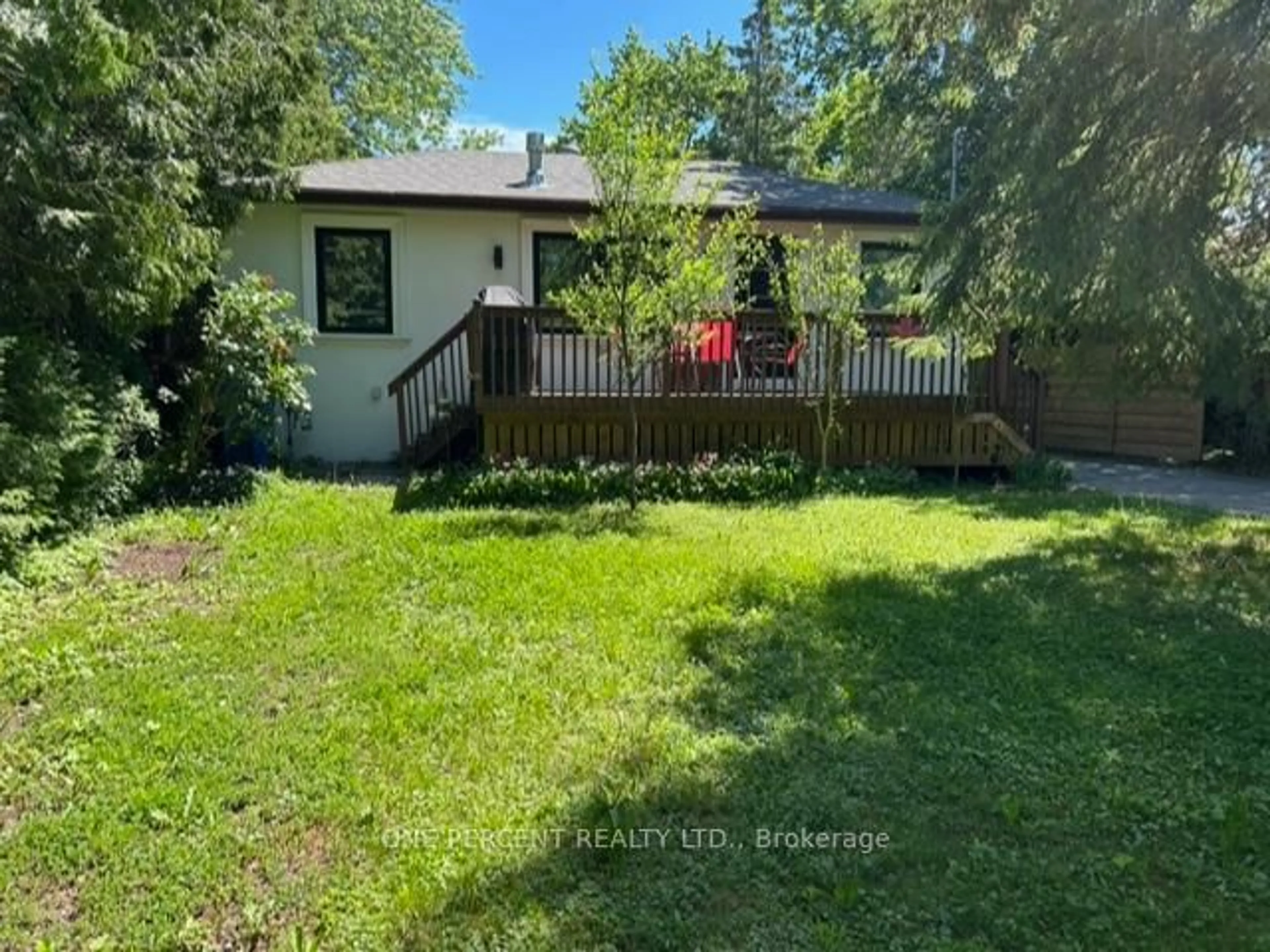 A pic from outside/outdoor area/front of a property/back of a property/a pic from drone, unknown for 781 Rockaway Rd, Georgina Ontario L0E 1S0