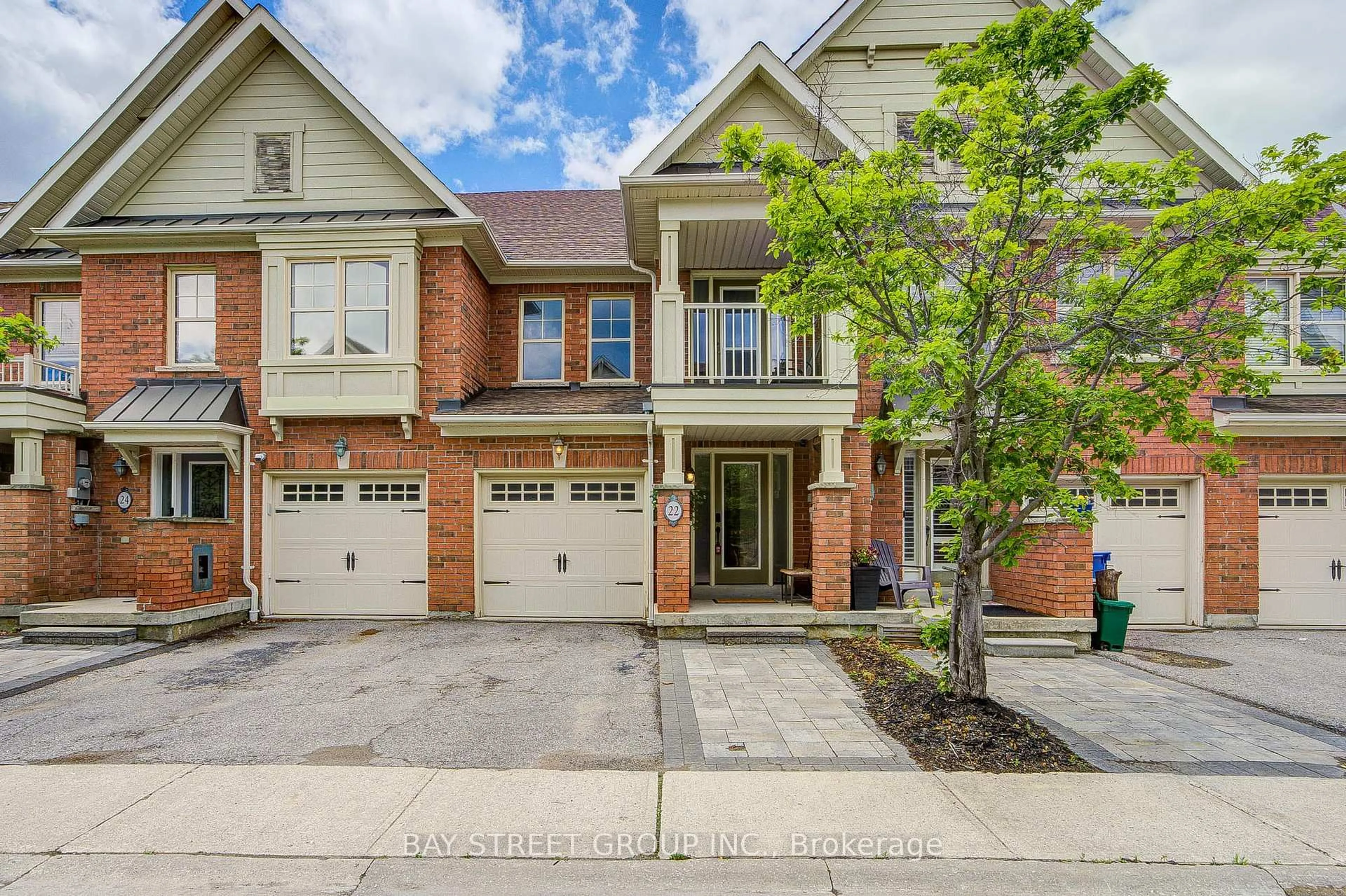 Home with brick exterior material, street for 22 Latitude Lane, Whitchurch-Stouffville Ontario L4A 0T1