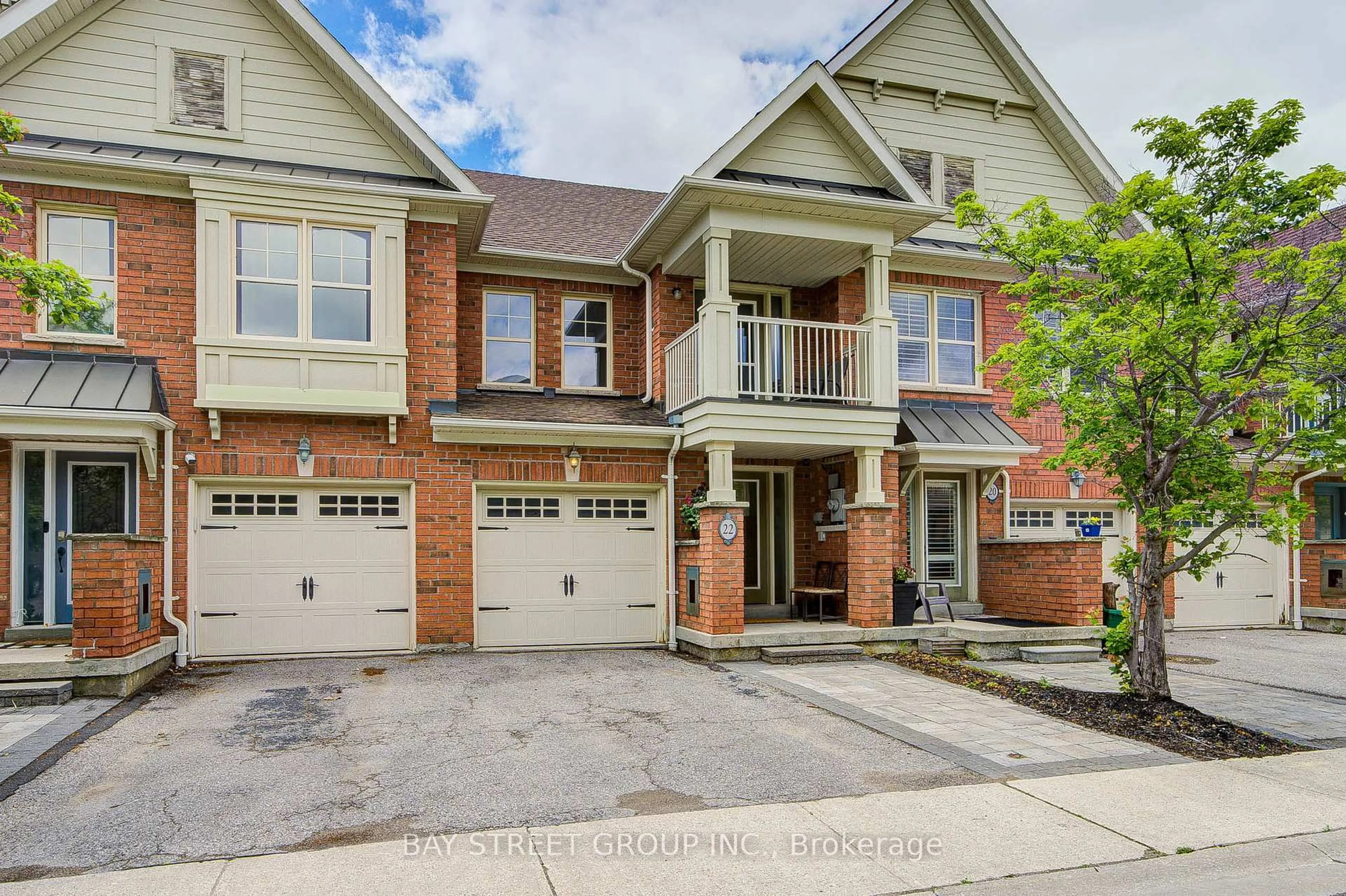 Home with brick exterior material, street for 22 Latitude Lane, Whitchurch-Stouffville Ontario L4A 0T1