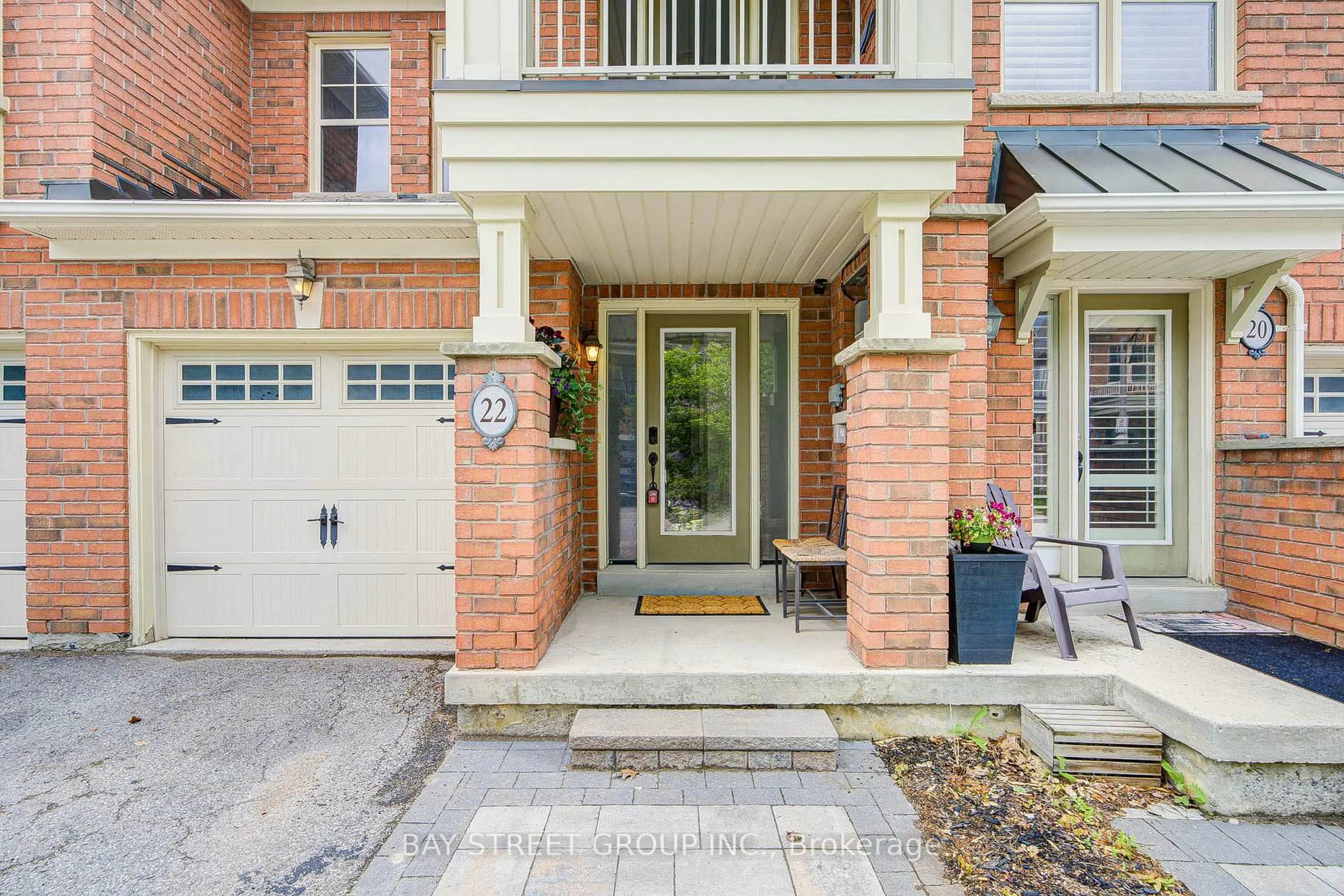 Home with brick exterior material, street for 22 Latitude Lane, Whitchurch-Stouffville Ontario L4A 0T1