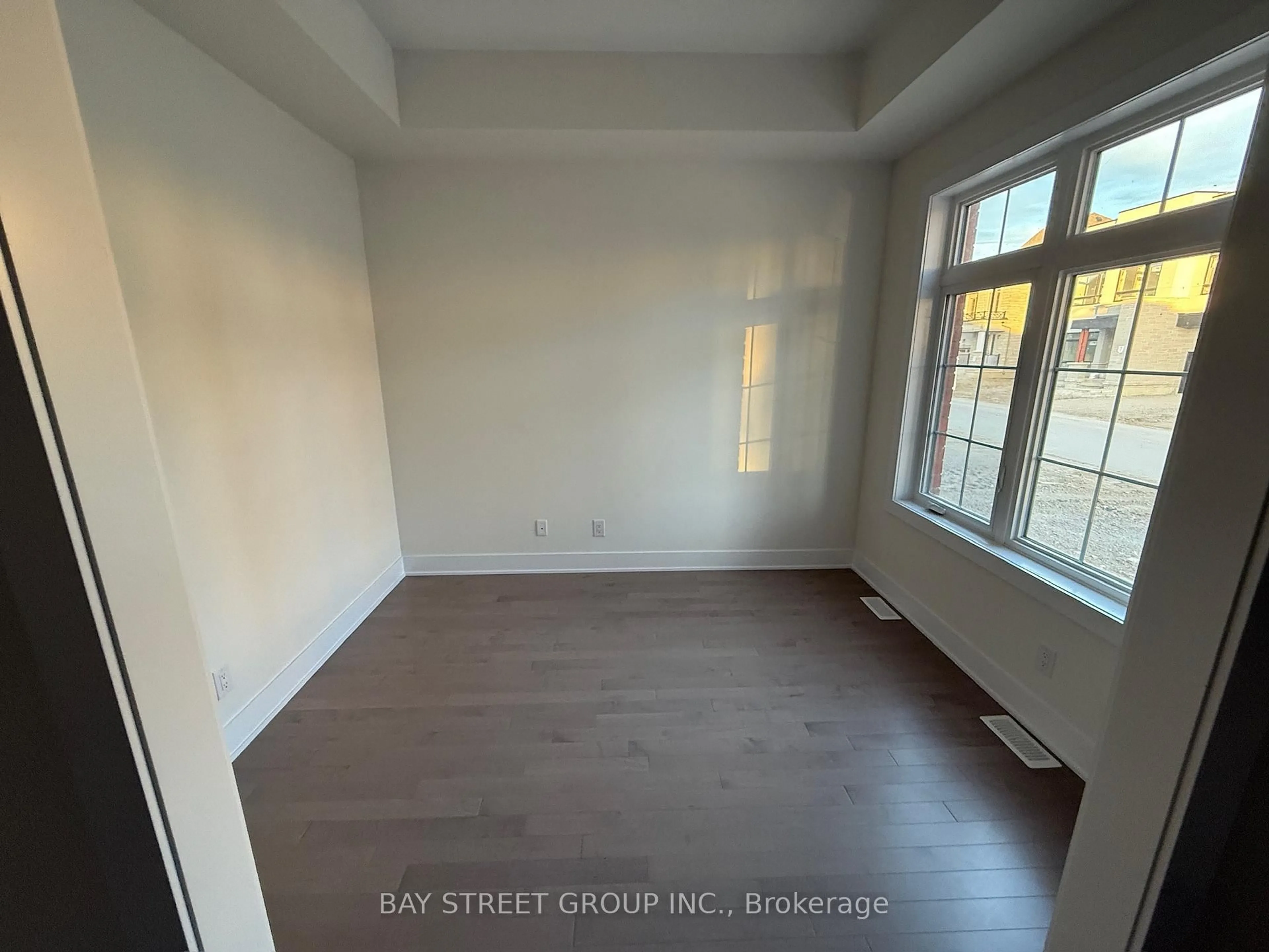 A pic of a room for 34 Nanhai Ave, Markham Ontario L6C 3N1