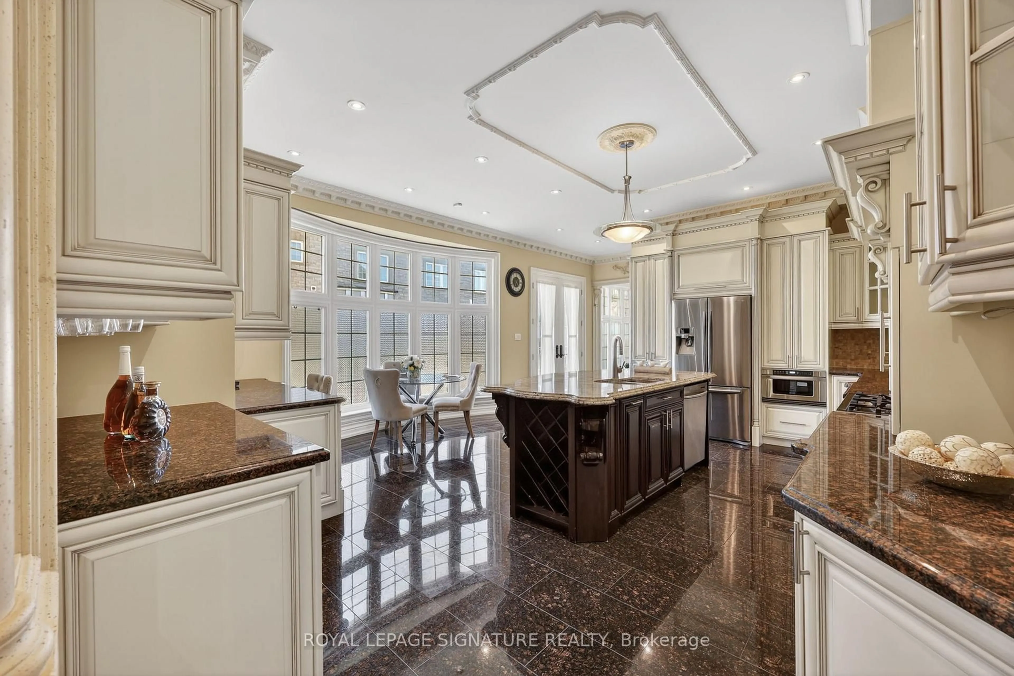 Open concept kitchen, ceramic/tile floor for 26 Alai Circ, Markham Ontario L3R 1E2