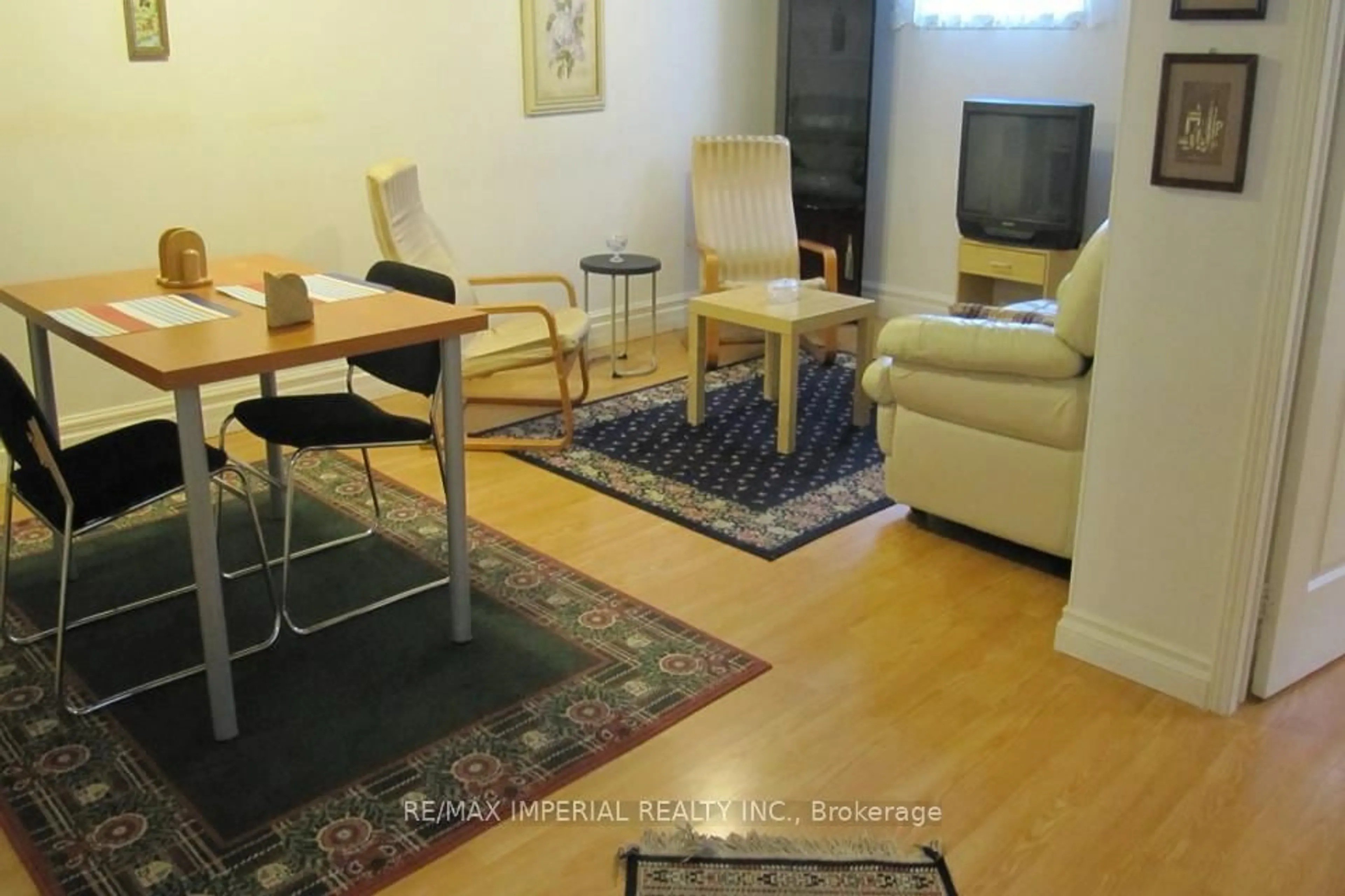 Living room with furniture, unknown for 53 Grandview Ave, Markham Ontario L3T 1H1
