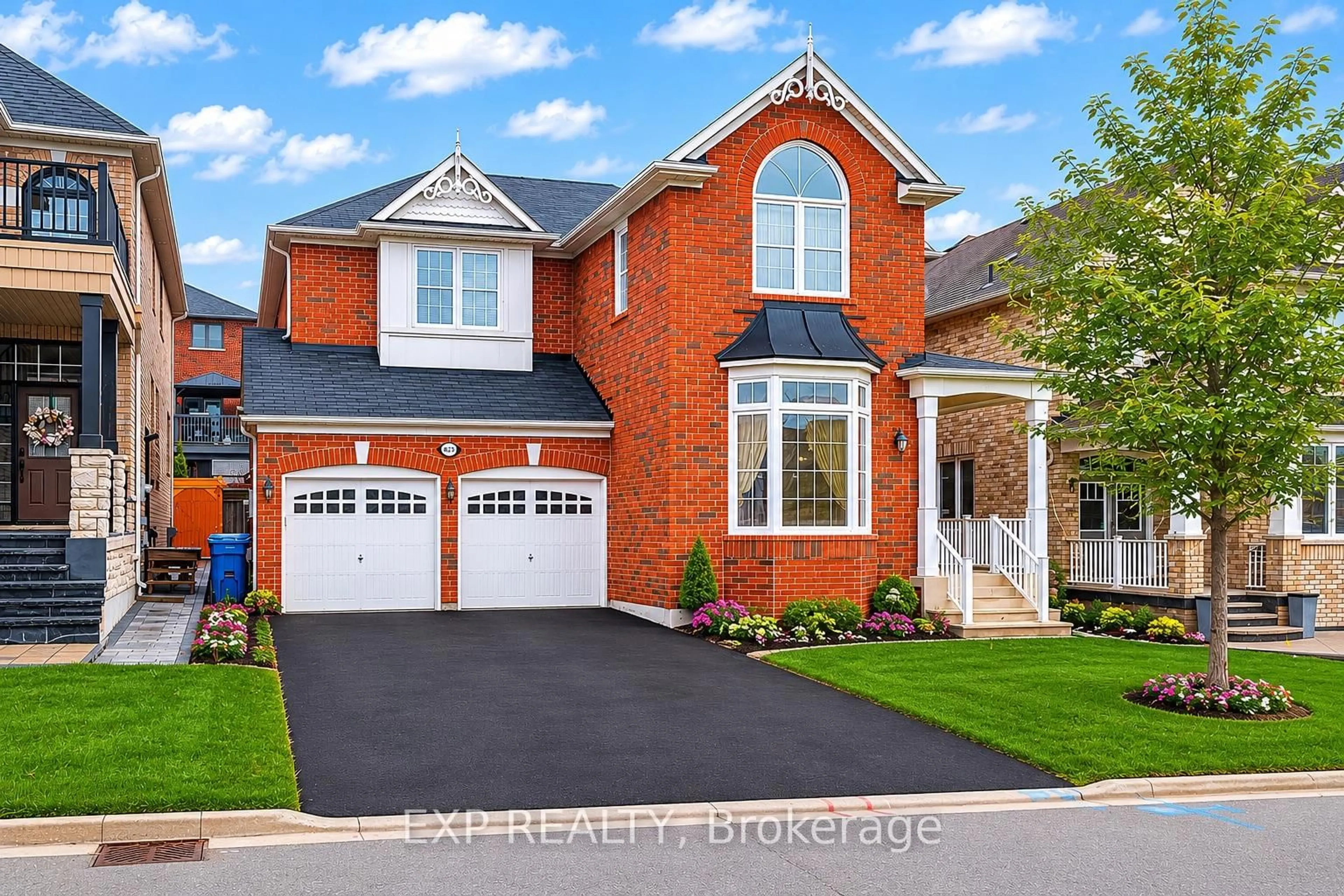 Home with brick exterior material, street for 323 Cheryl Mews Blvd, Newmarket Ontario L3X 3J6