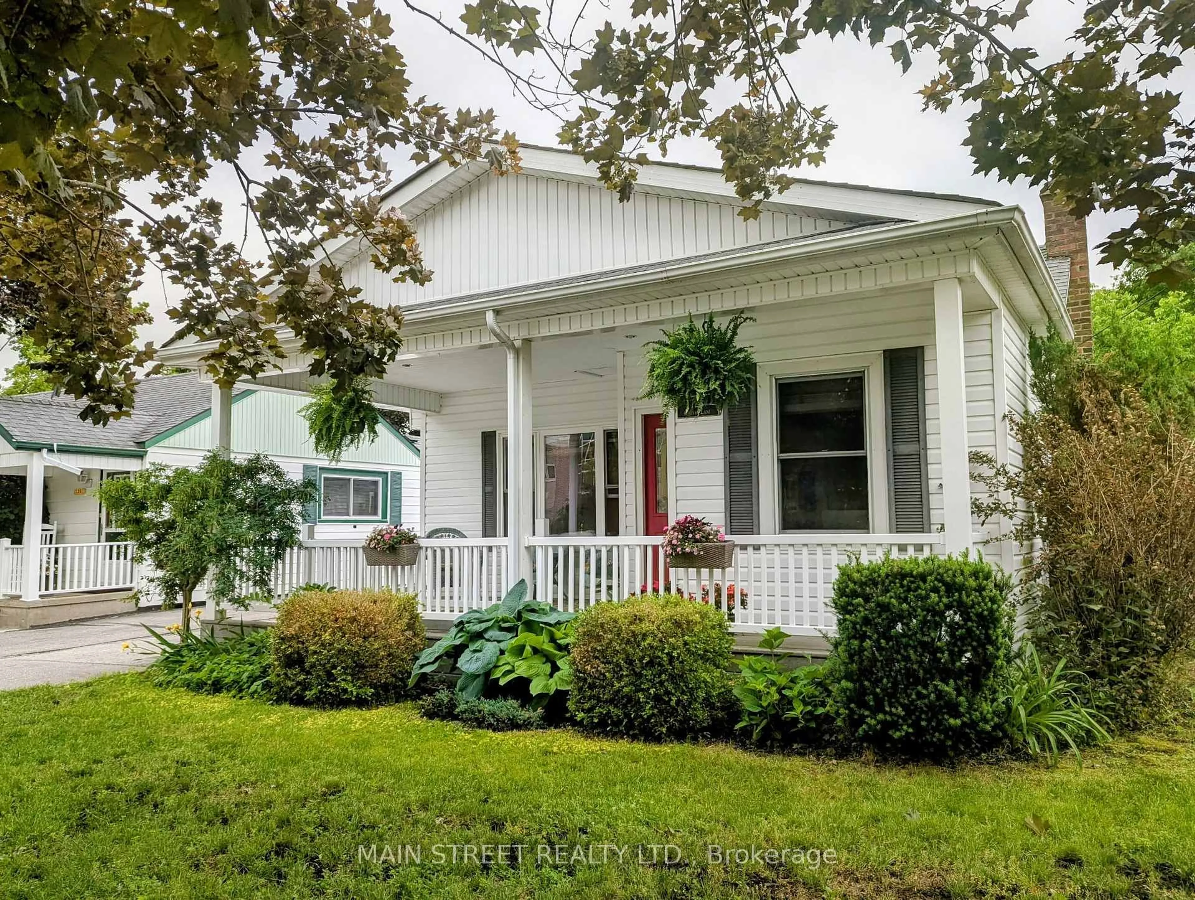 Home with vinyl exterior material, street for 120 Planks Lane, Uxbridge Ontario L9P 1K6