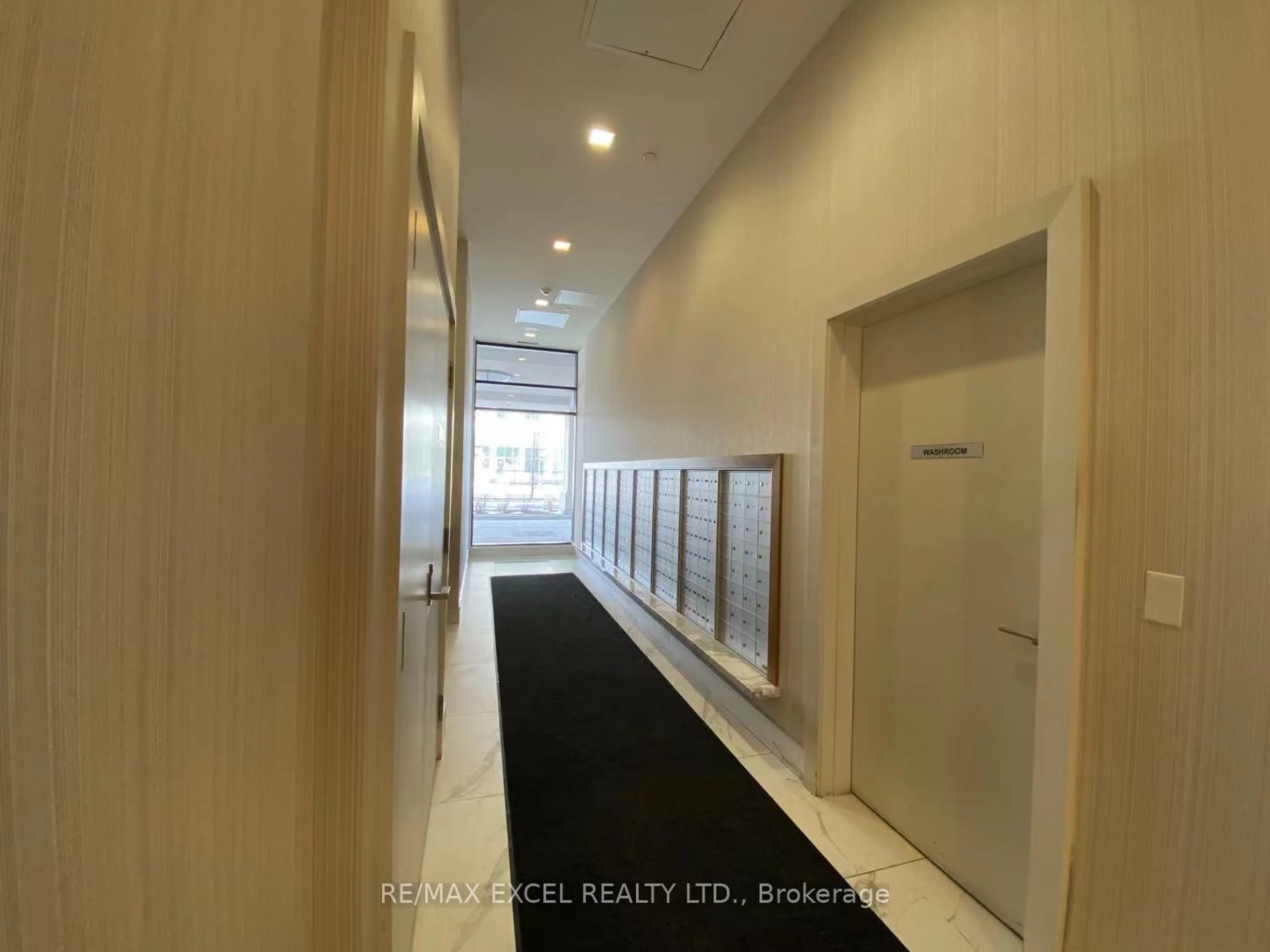 Indoor foyer for 9506 Markham Rd #903, Markham Ontario L6E 0S5