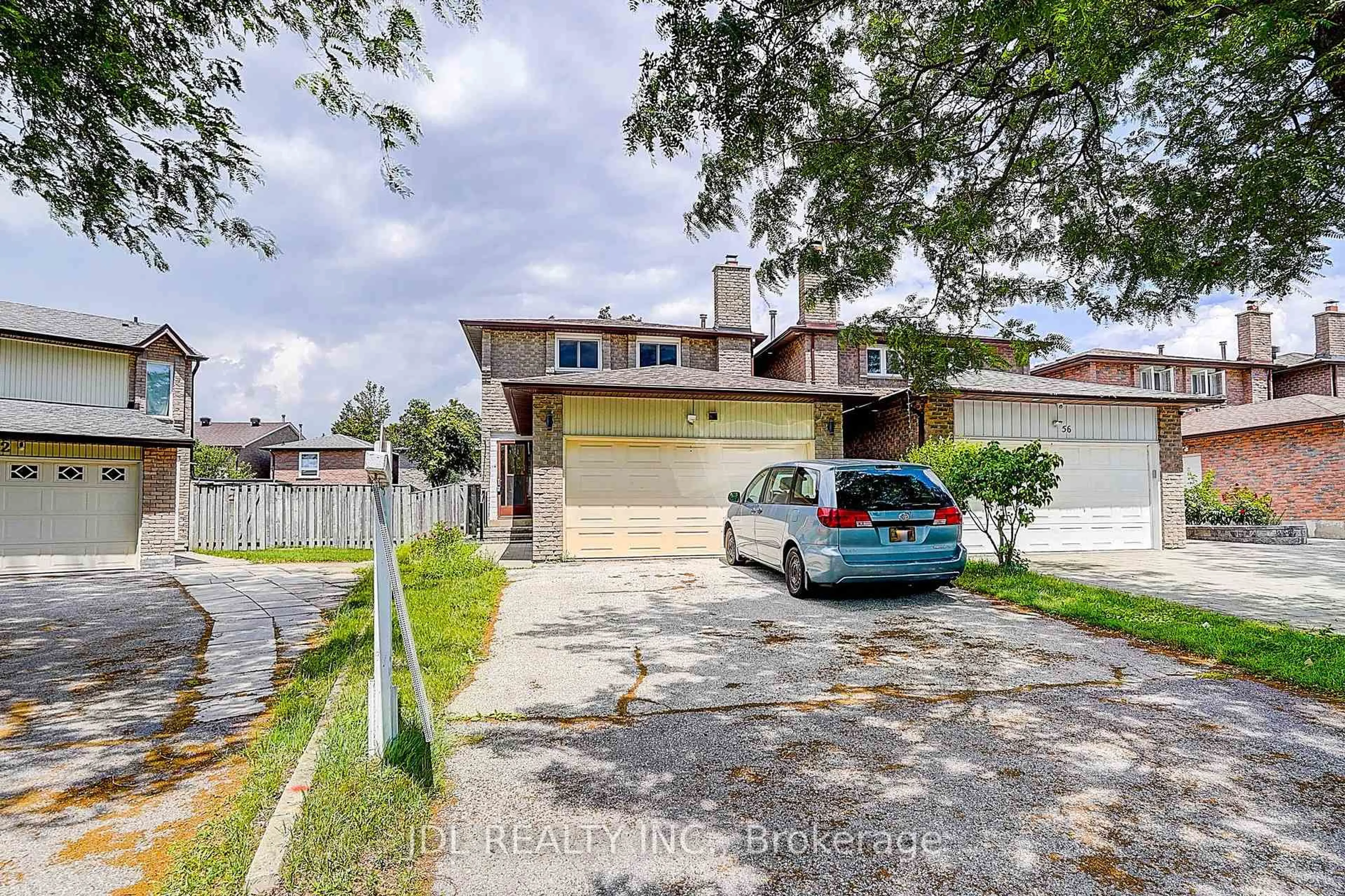 A pic from outside/outdoor area/front of a property/back of a property/a pic from drone, street for 54 Providence Cres, Markham Ontario L3R 4L8
