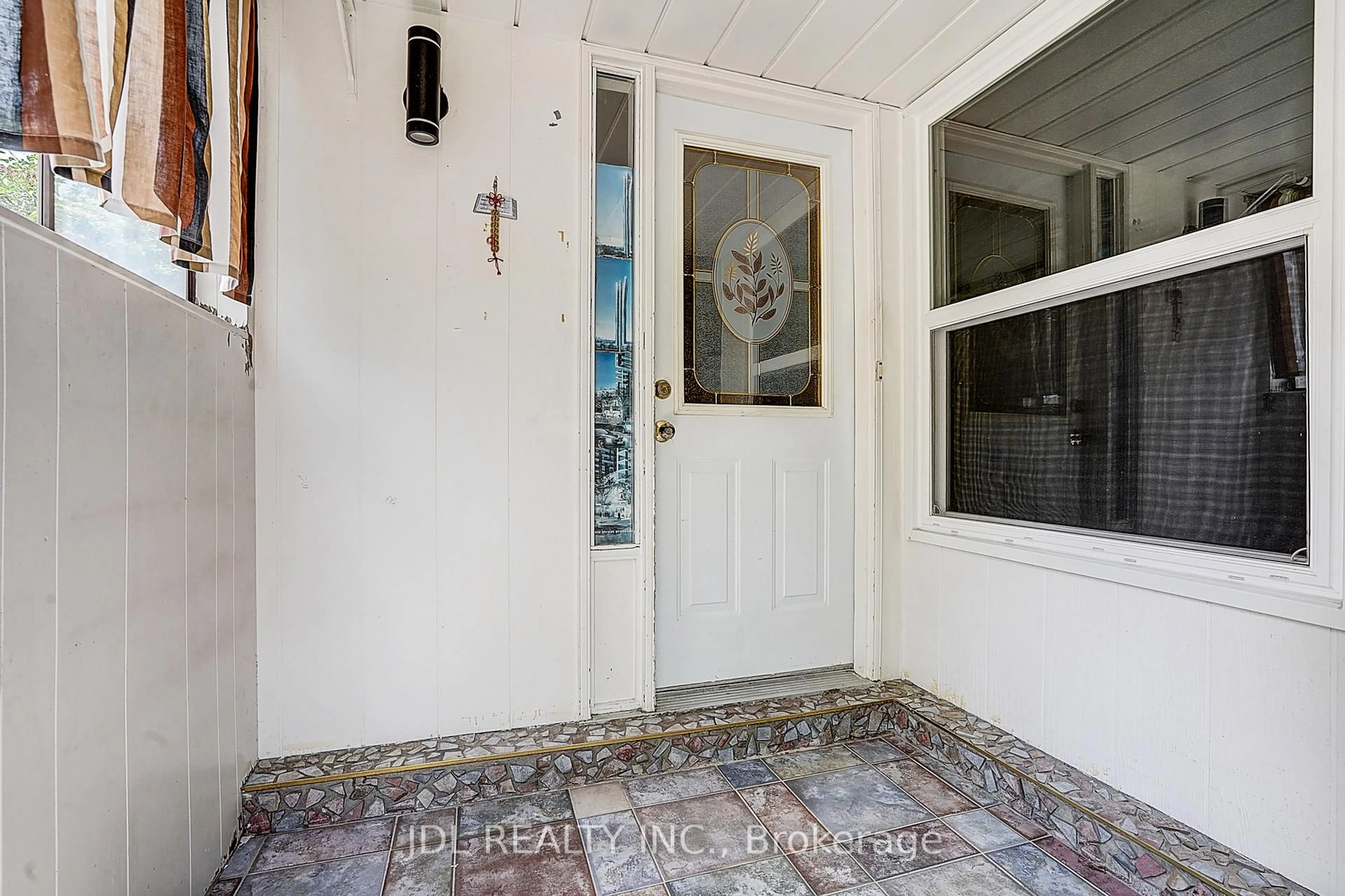 Indoor entryway for 54 Providence Cres, Markham Ontario L3R 4L8