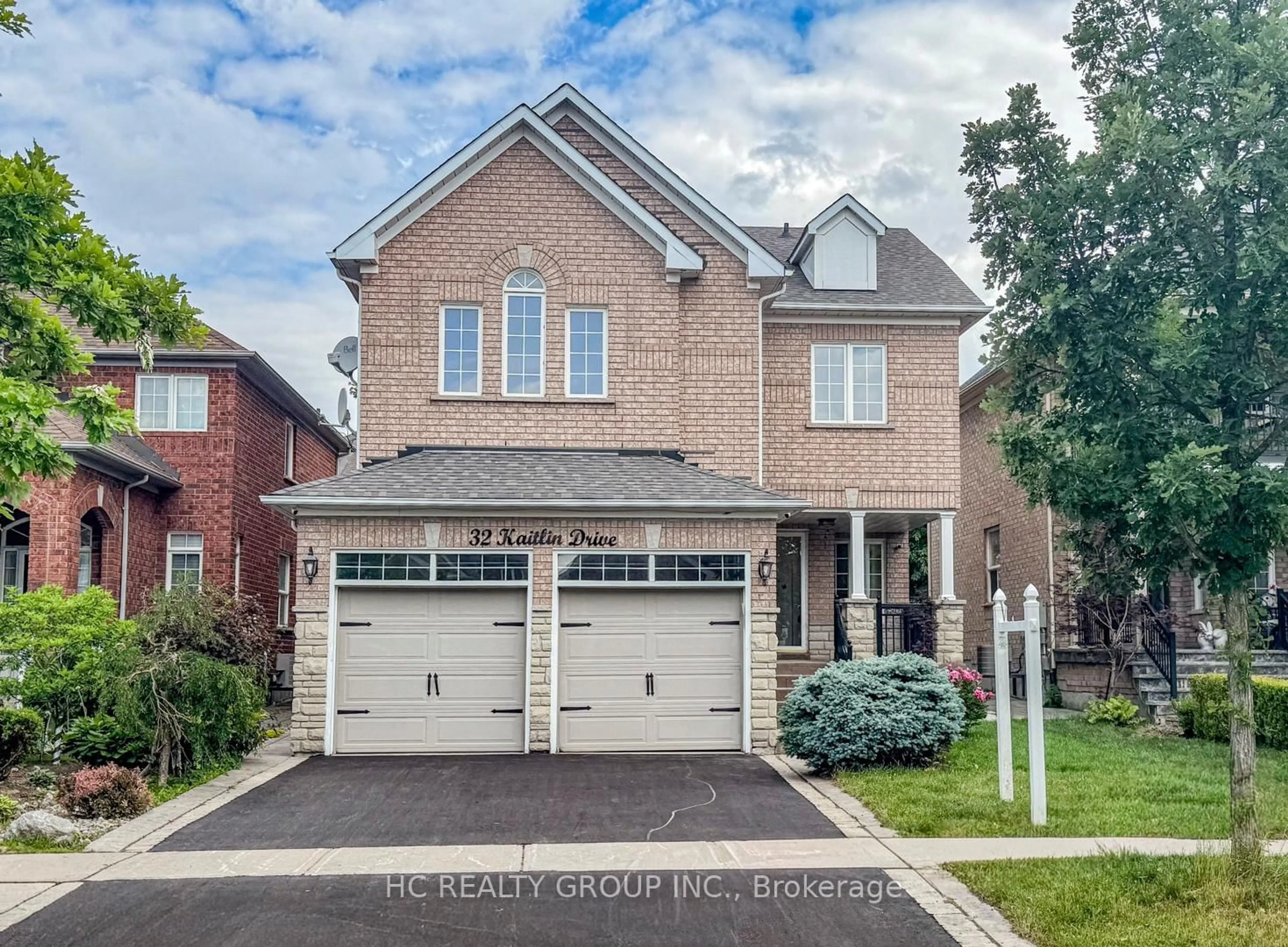 Home with brick exterior material, street for 32 Kaitlin Dr, Richmond Hill Ontario L4E 3W6